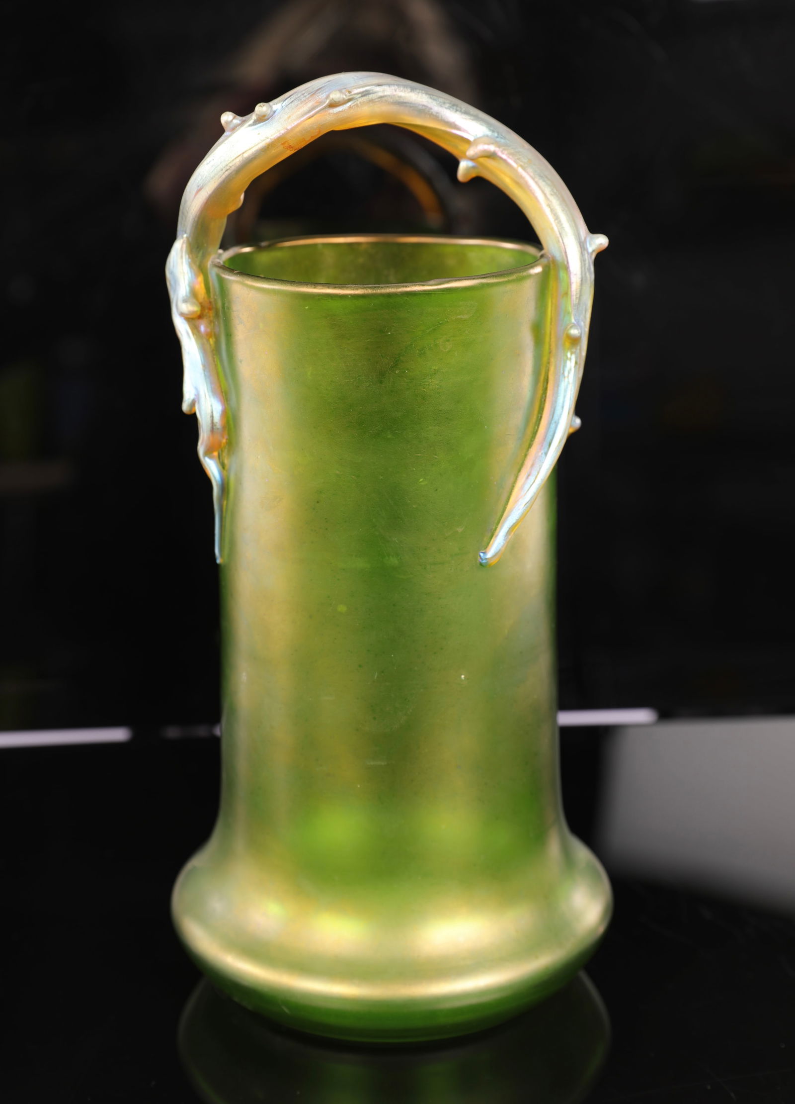 RINDSKOPF GREEN IRIDESCENT GLASS VASE VINE HANDLE JUGENSTIL (1 of 8)