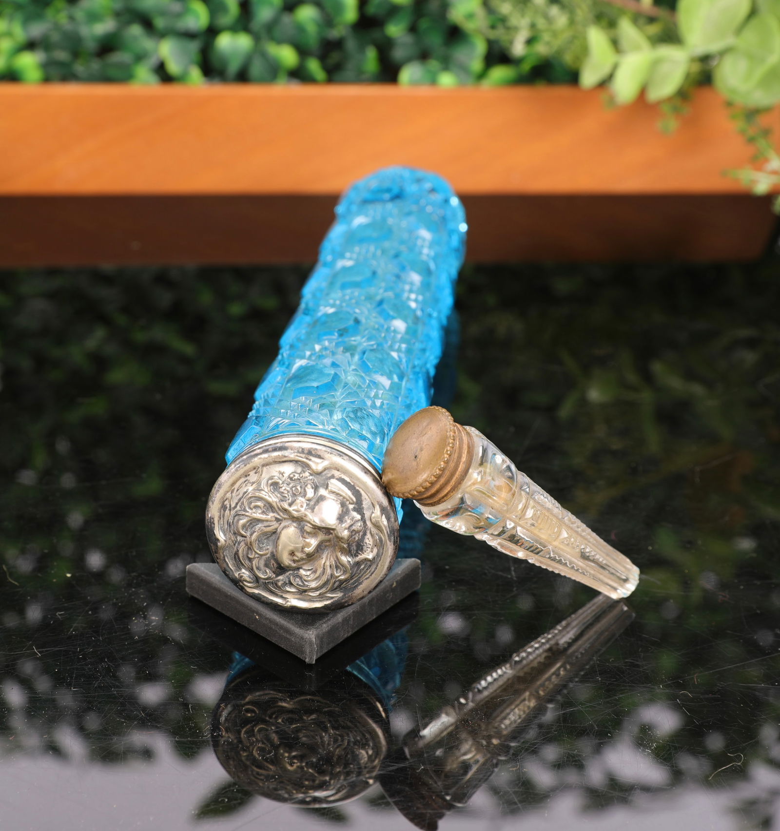 2 ANTIQUE ART NOUVEAU PERFUME BOTTLES CUT GLASS STERLING (1 of 10)