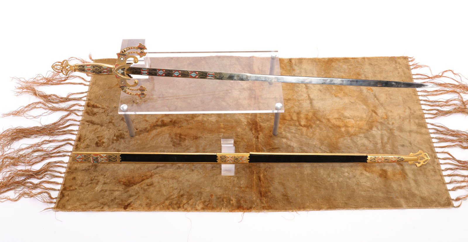 TOLEDO SPANISH DECORATIVE SWORD & SHEATH (1 of 10)