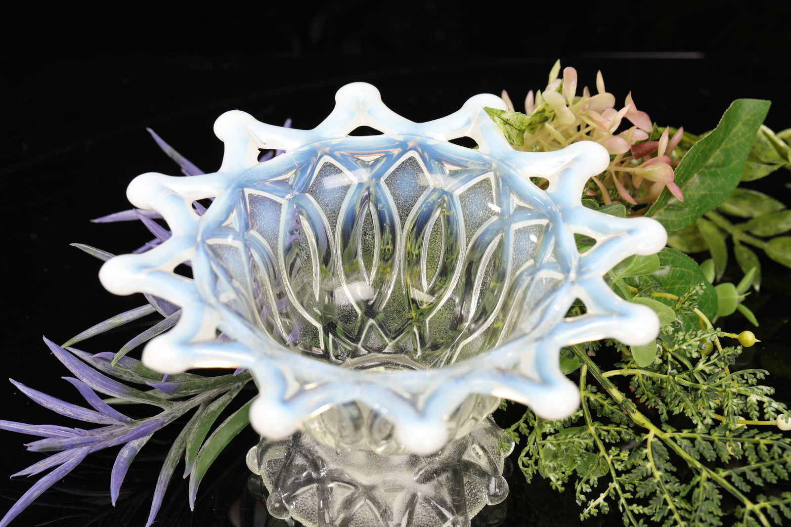 VTG OPALESCENT LACE RIM CANDY BOWL NORTHWOOD / DUNCAN? (1 of 6)