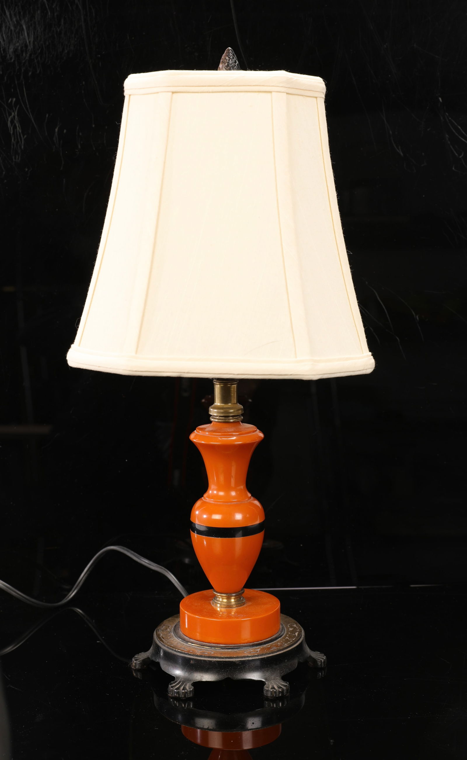 ORANGE CATALIN BAKELITE ART DECO LAMP (1 of 6)