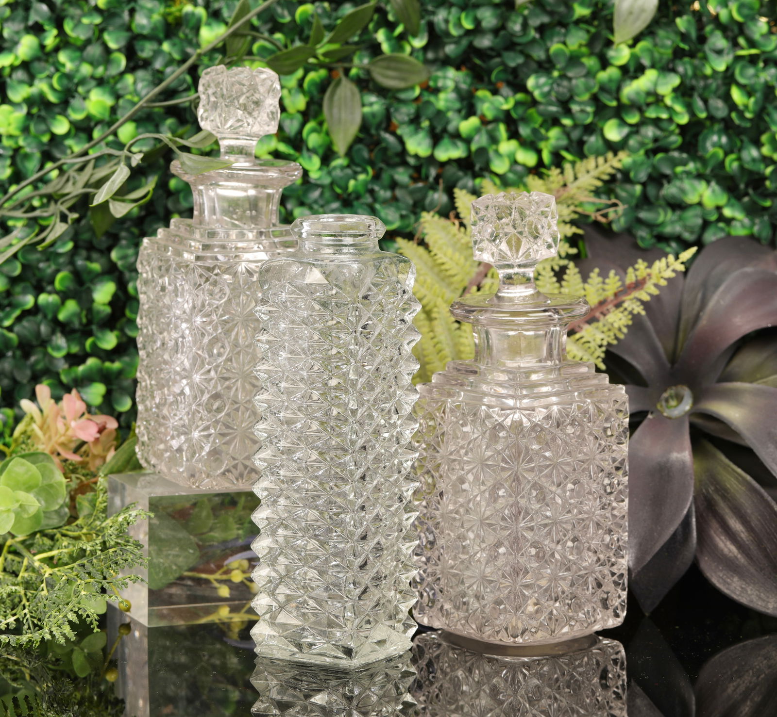 3 VICTORIAN GLASS PERFUME VANITY BOTTLES (1 of 11)