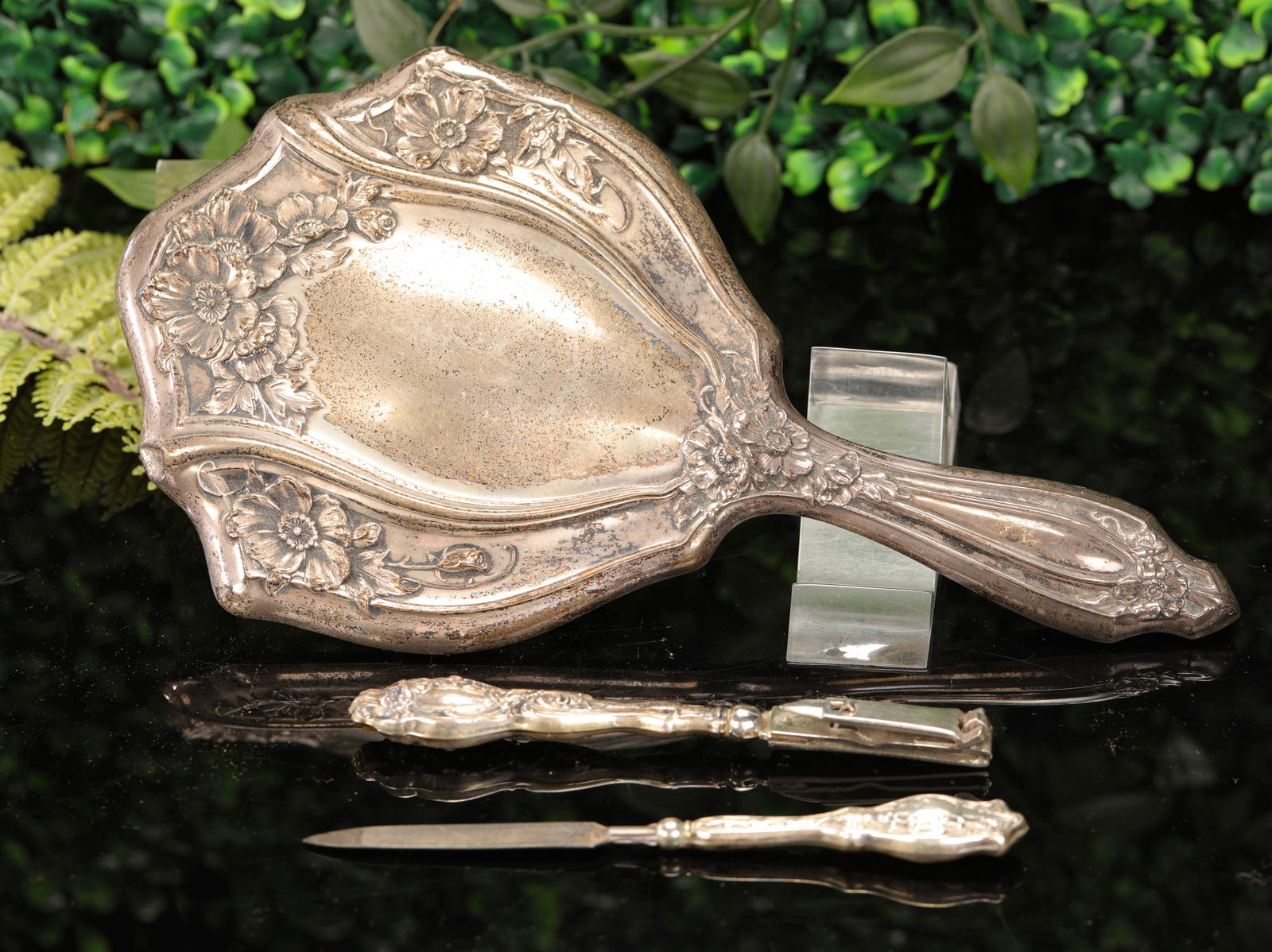 VICTORIAN STERLING SILVER VANITY ITEMS HAND MIRROR, FILE, NAIL CLIPPERS (1 of 11)