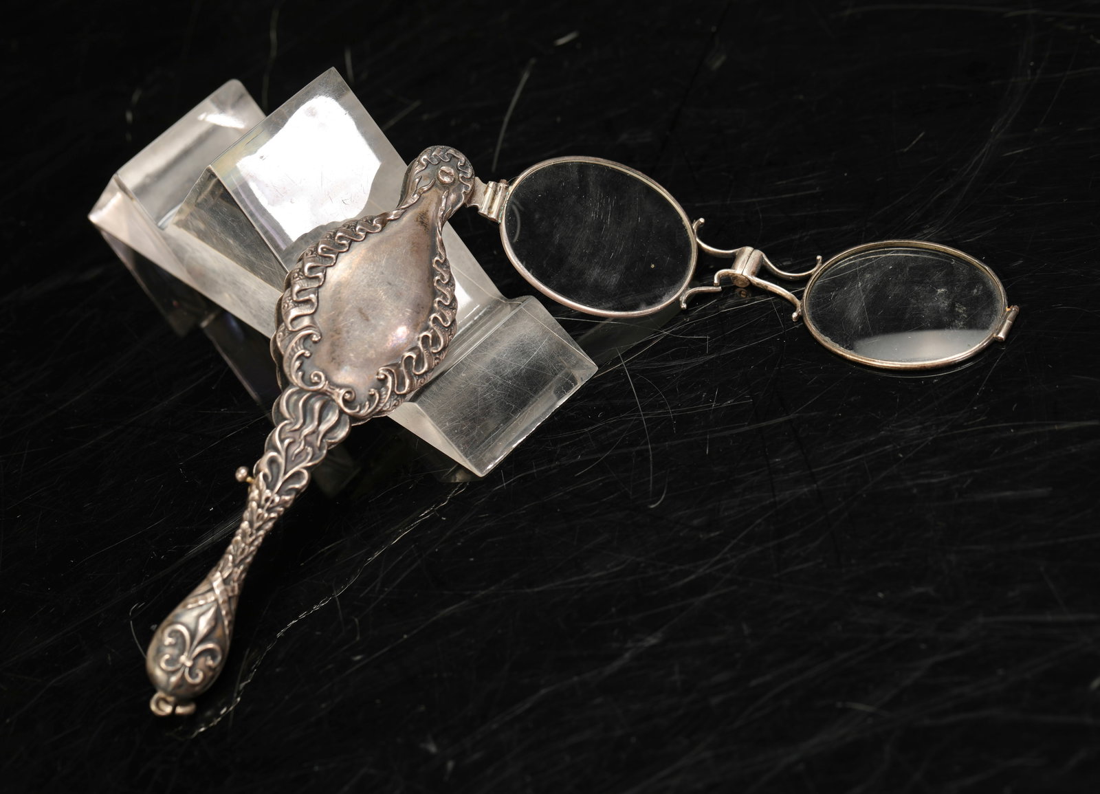 FRENCH VICTORIAN LORGNETTE SILVER-PLATED FOLD-OUT OPERA GLASSES (1 of 9)