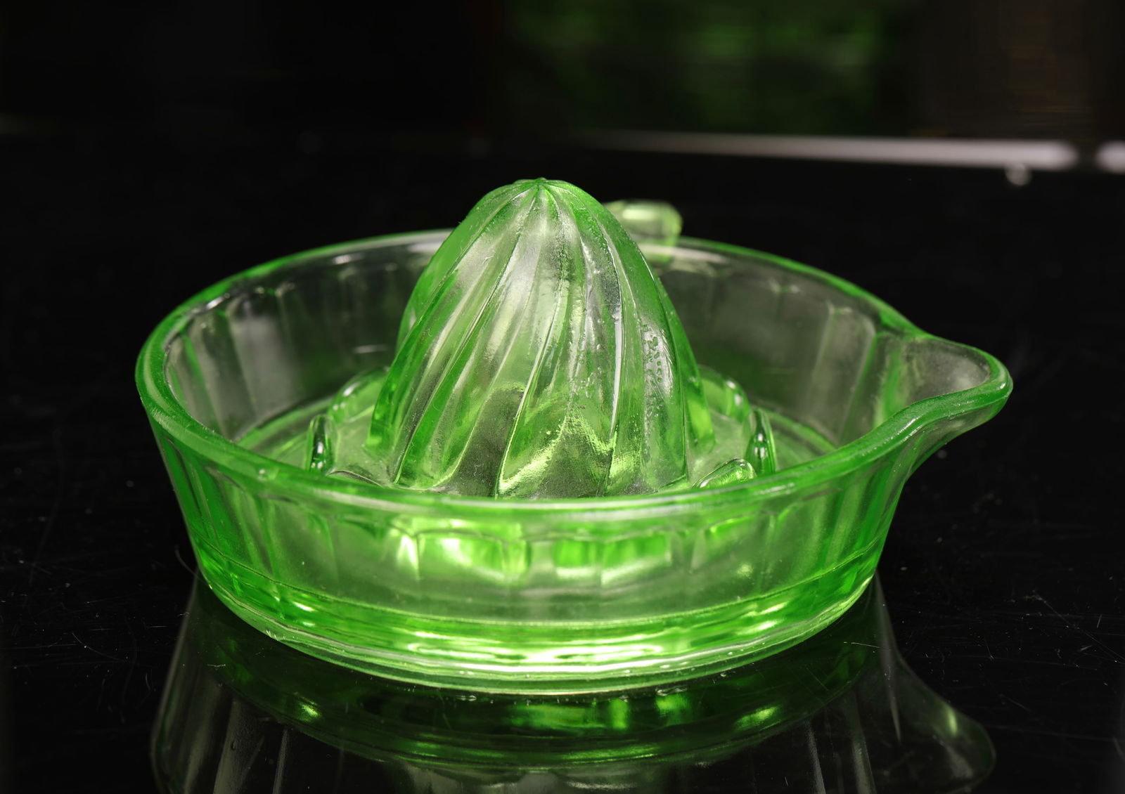 GREEN URANIUM GLASS JUICER (1 of 4)