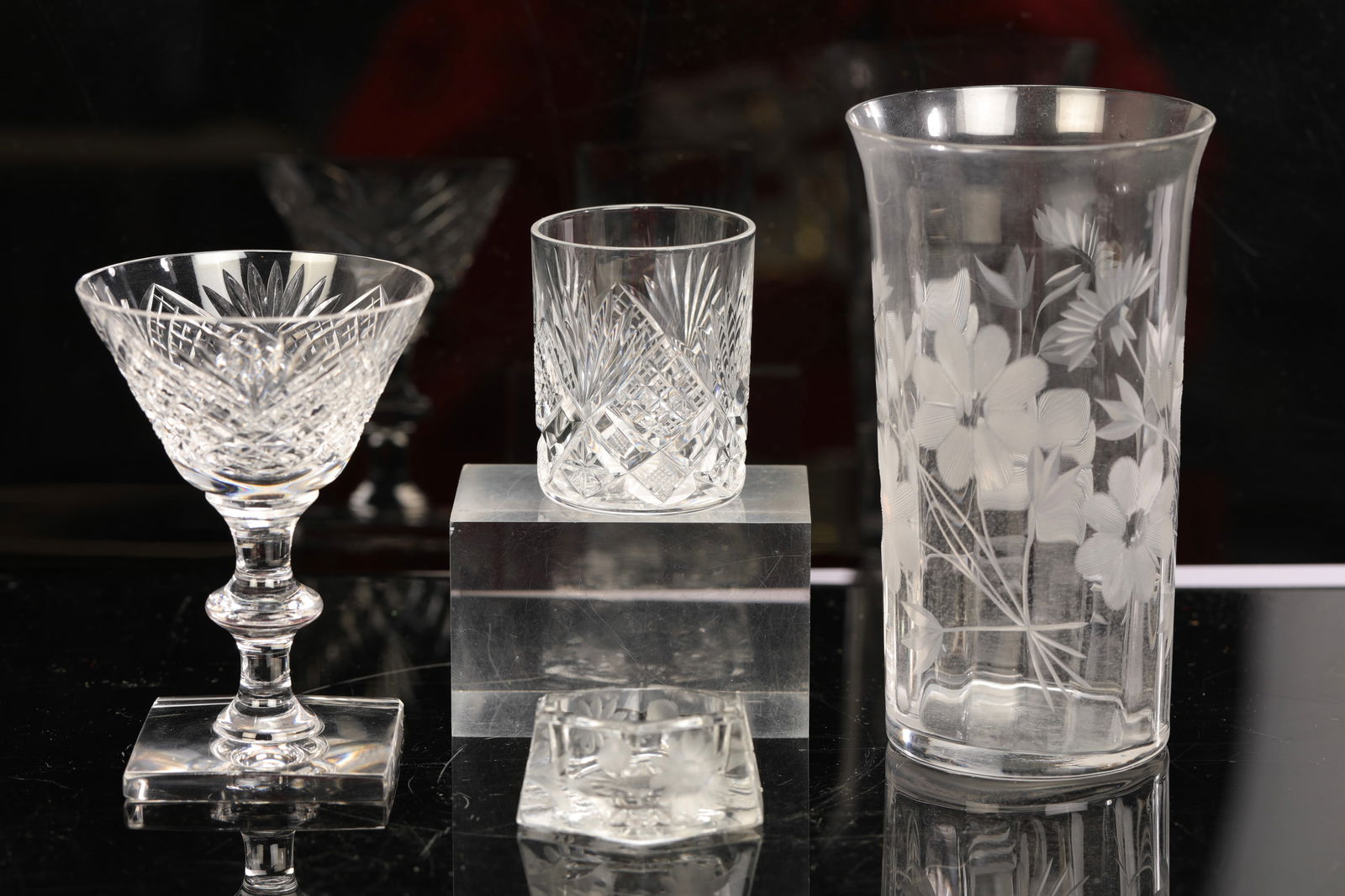 4 VICTORIAN CRYSTAL & ETCHED GLASS CUPS VASE SALT DIP (1 of 6)