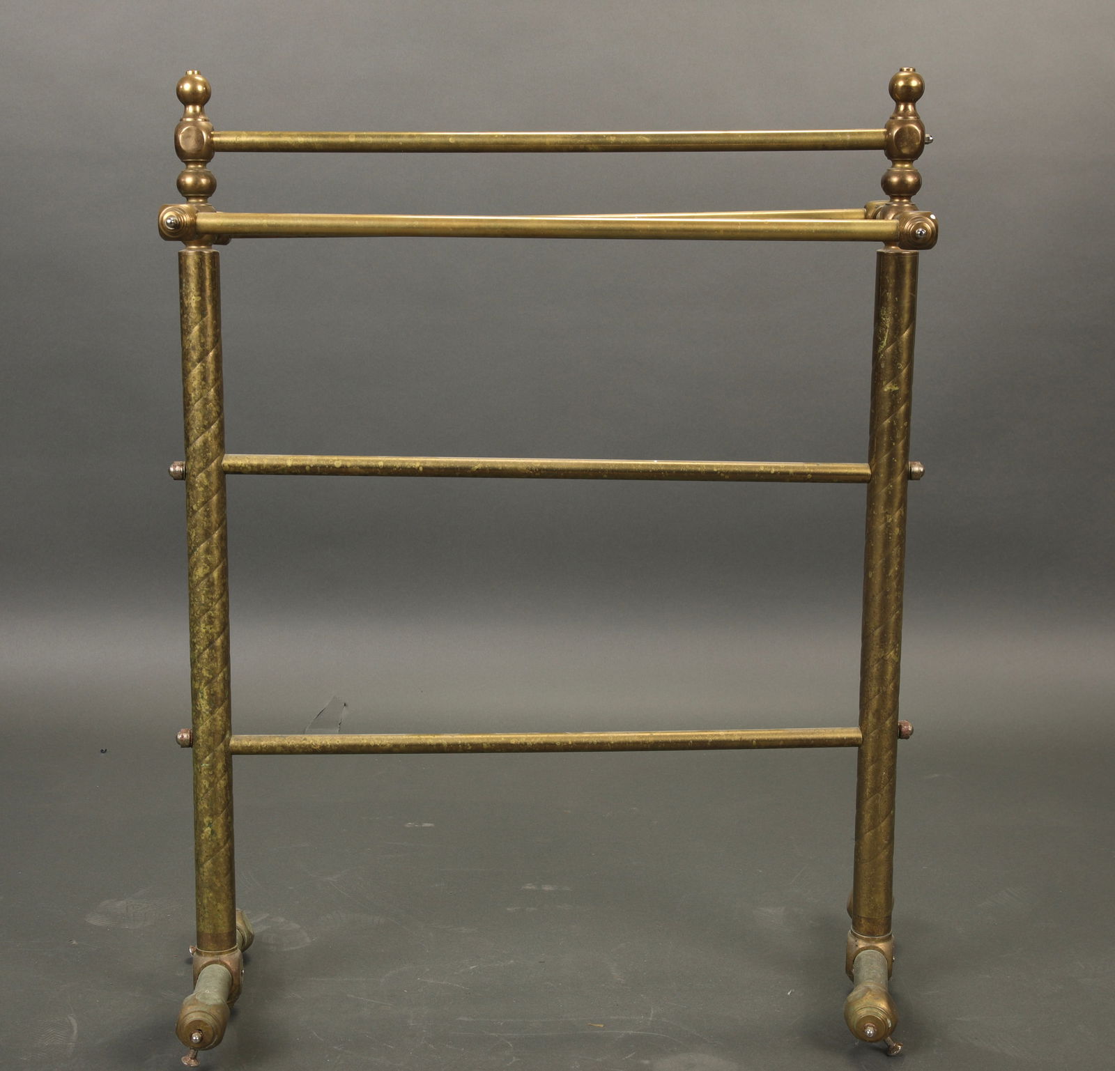 VICTORIAN ROLLED BRASS QUILT STAND (1 of 4)