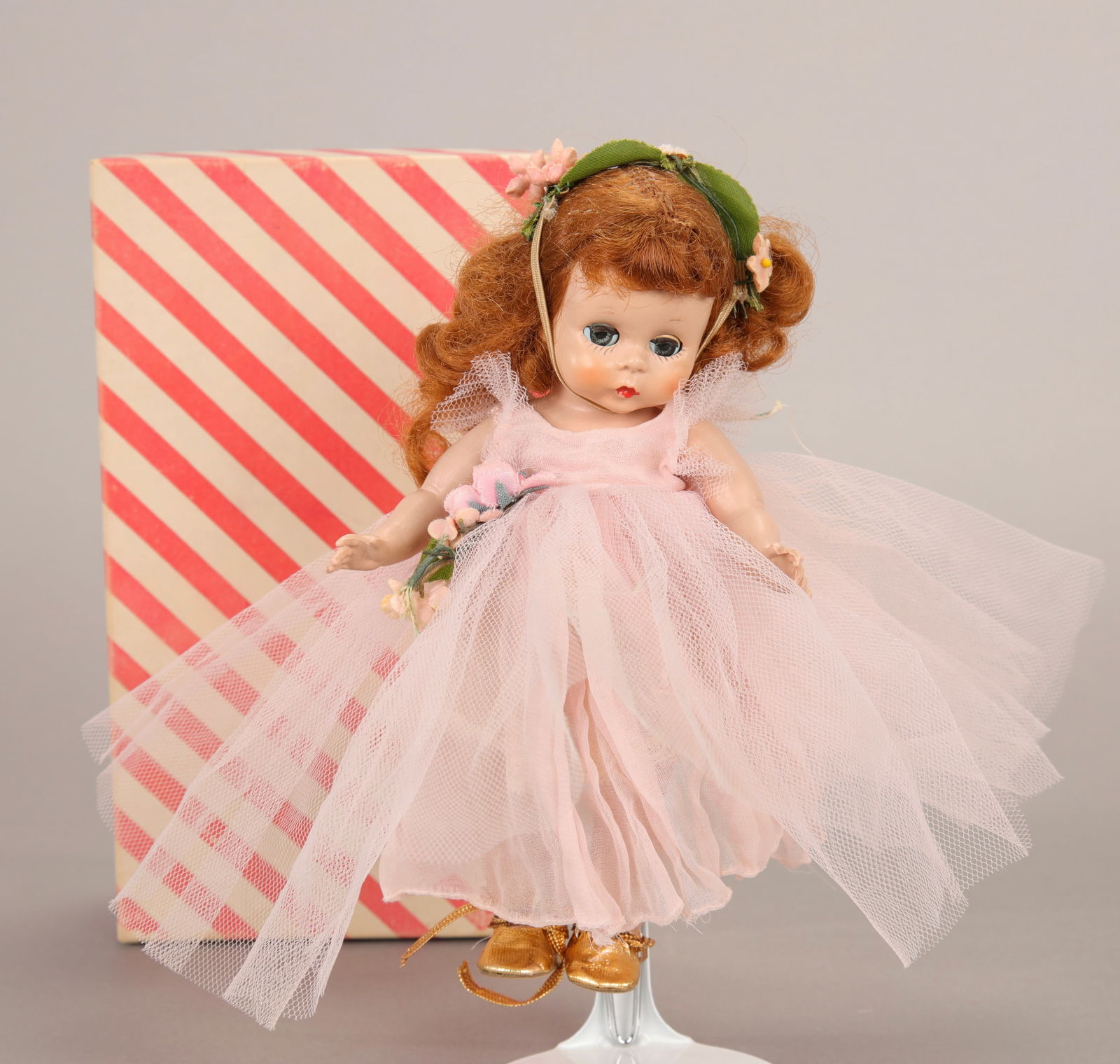 MADAME ALEXANDER-KINS EARLY STRUNG DOLL IN TAGGED DRESS (1 of 8)