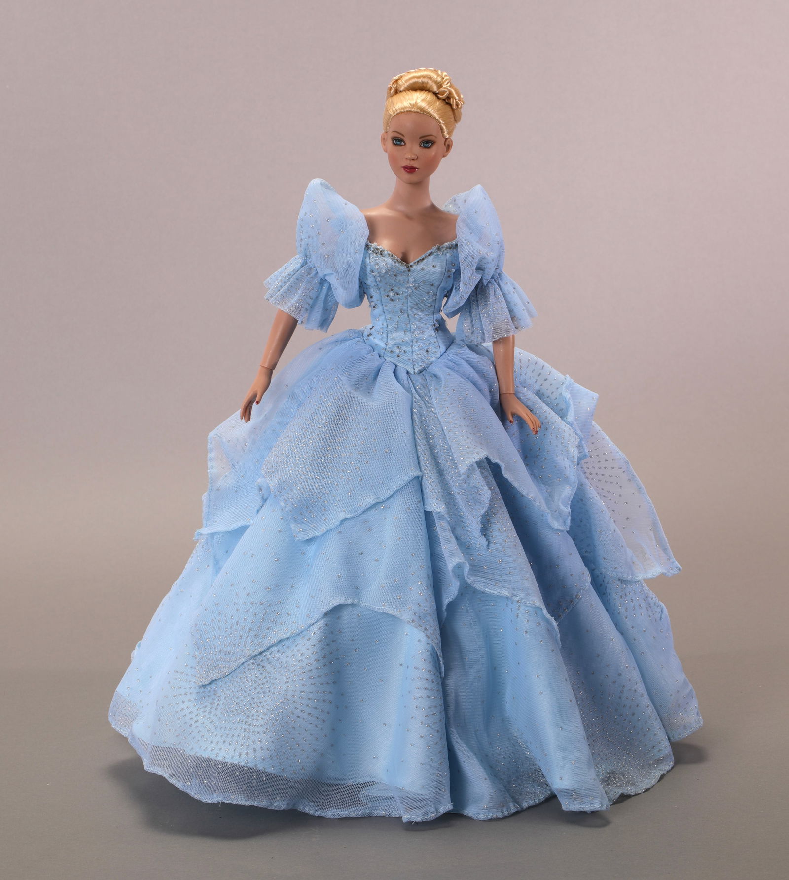 16" TONNER TYLER WENTWORTH CINDERELLA FASHION DOLL W/ STAND (1 of 8)