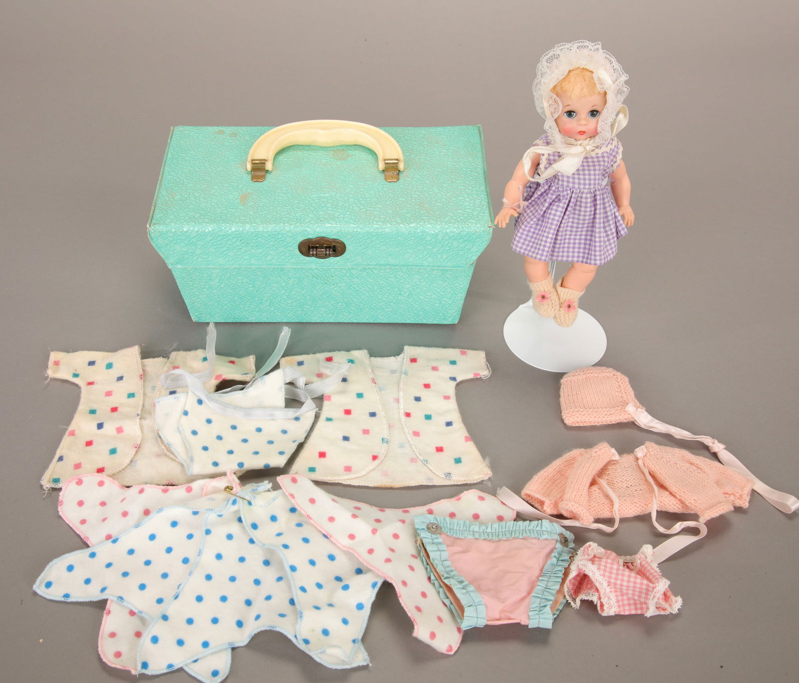 MADAME ALEXANDER VTG LITTLE GENIUS DOLL W/ CLOTHES & CASE (1 of 9)