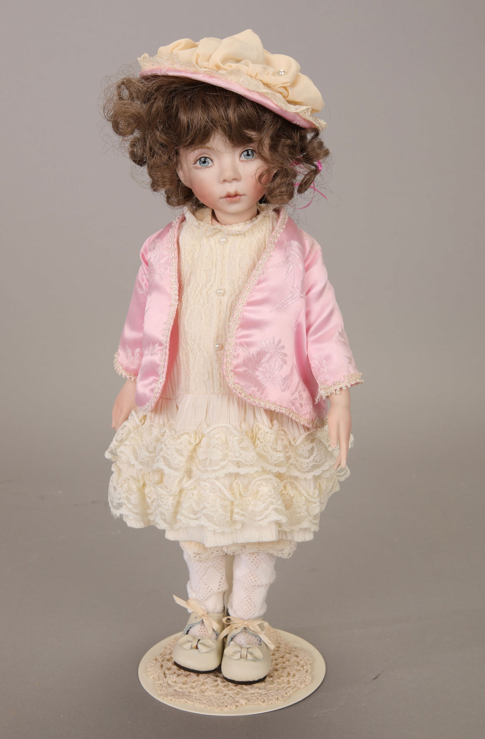DAWN DIANNA EFFNER REPRO BY THU-TAM FREEMAN 15" DOLL (1 of 5)