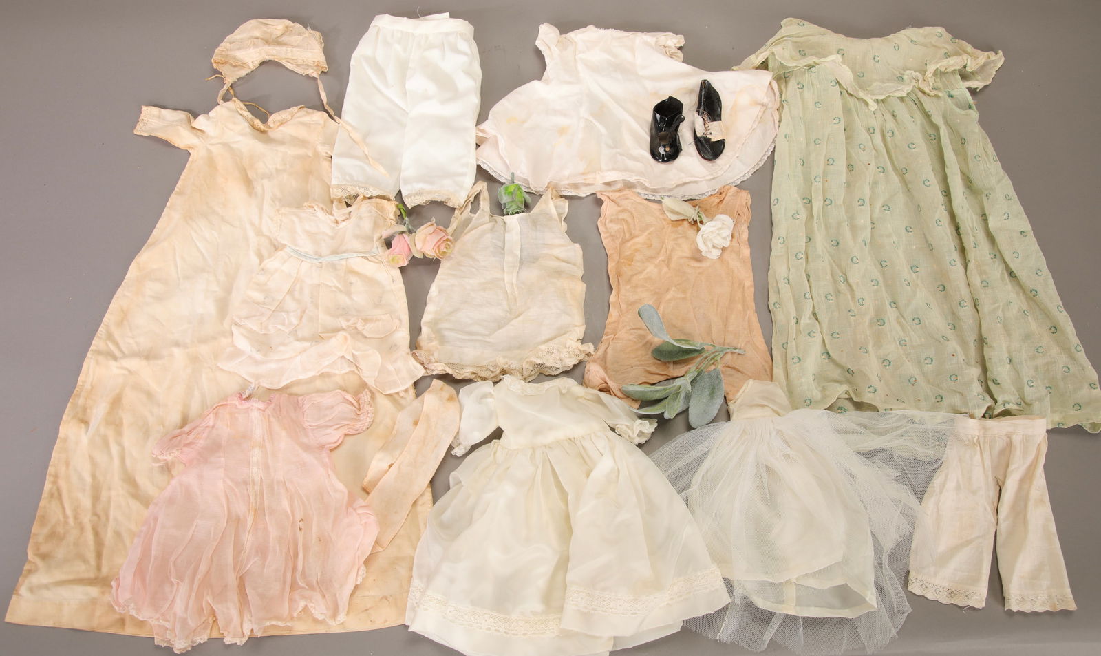 1910-1940's BABY / DOLL  ANTIQUE CLOTHING LOT MADAME ALEXANDER + (1 of 9)