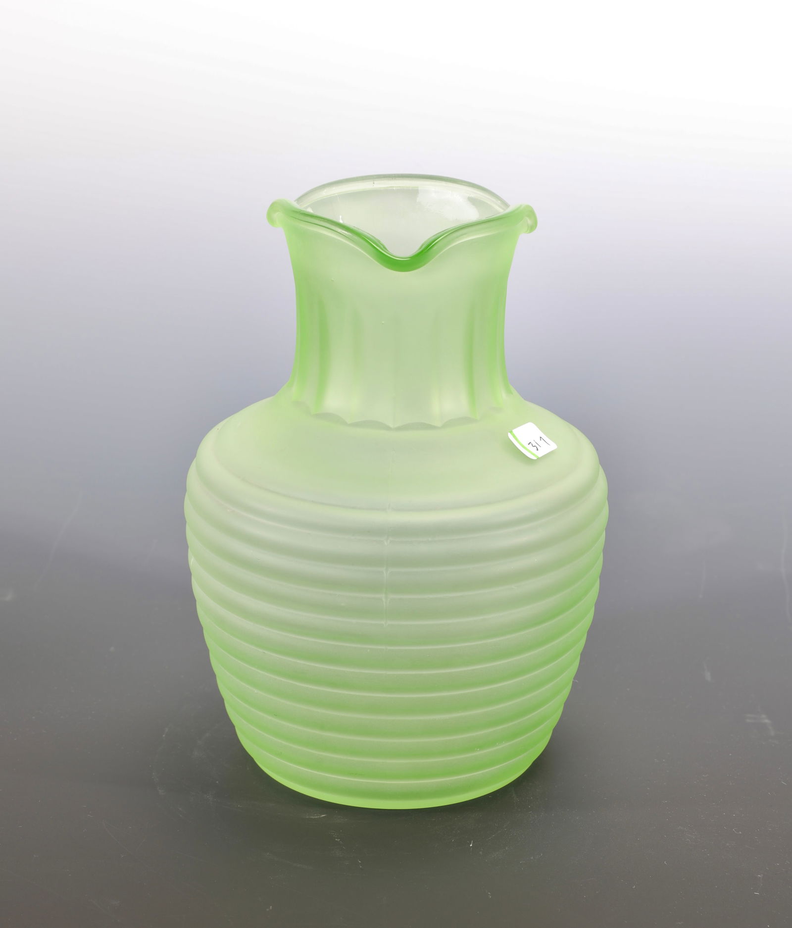 FRIGIDAIRE URANIUM GLASS ICED TEA WATER PITCHER (1 of 7)