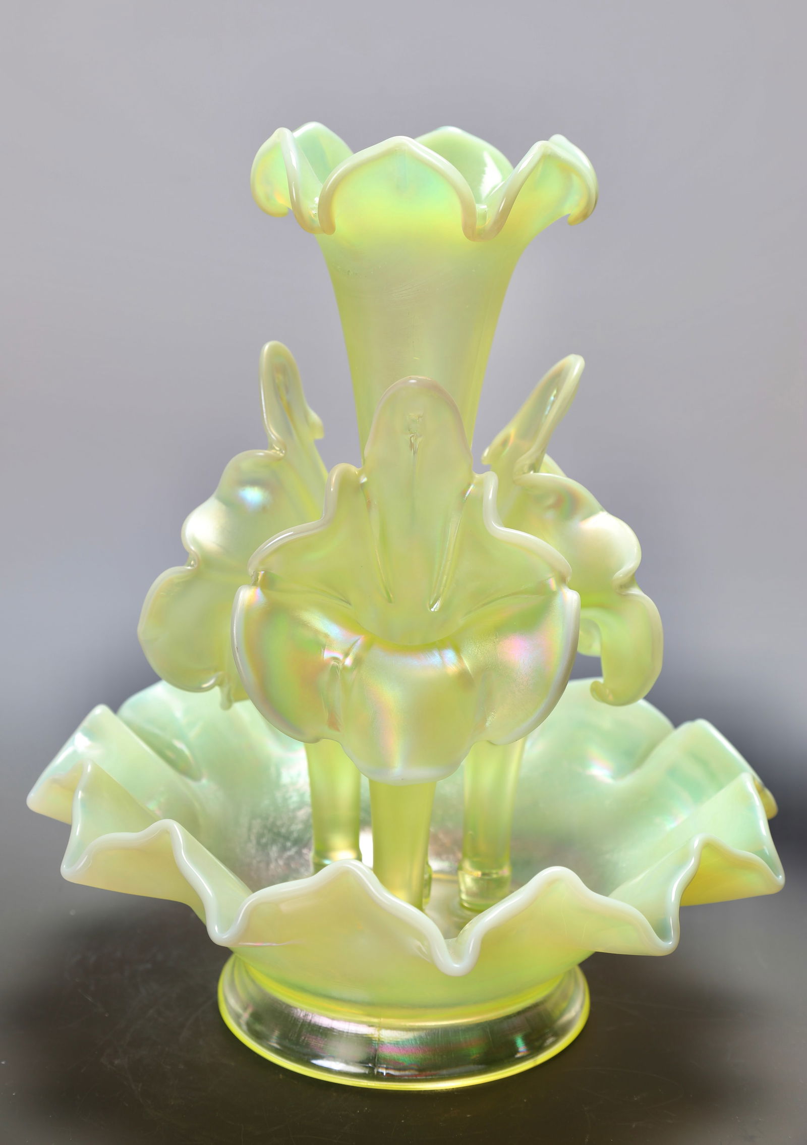 FENTON TOPAZ OPALESCENT 4 HORN ART GLASS EPERGNE UV REACTIVE (1 of 13)