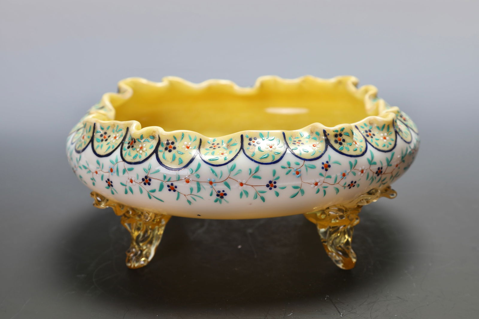 VICTORIAN ART GLASS FOOTED BOWL STEVENS & WILLIAMS UV REACTIVE (1 of 11)