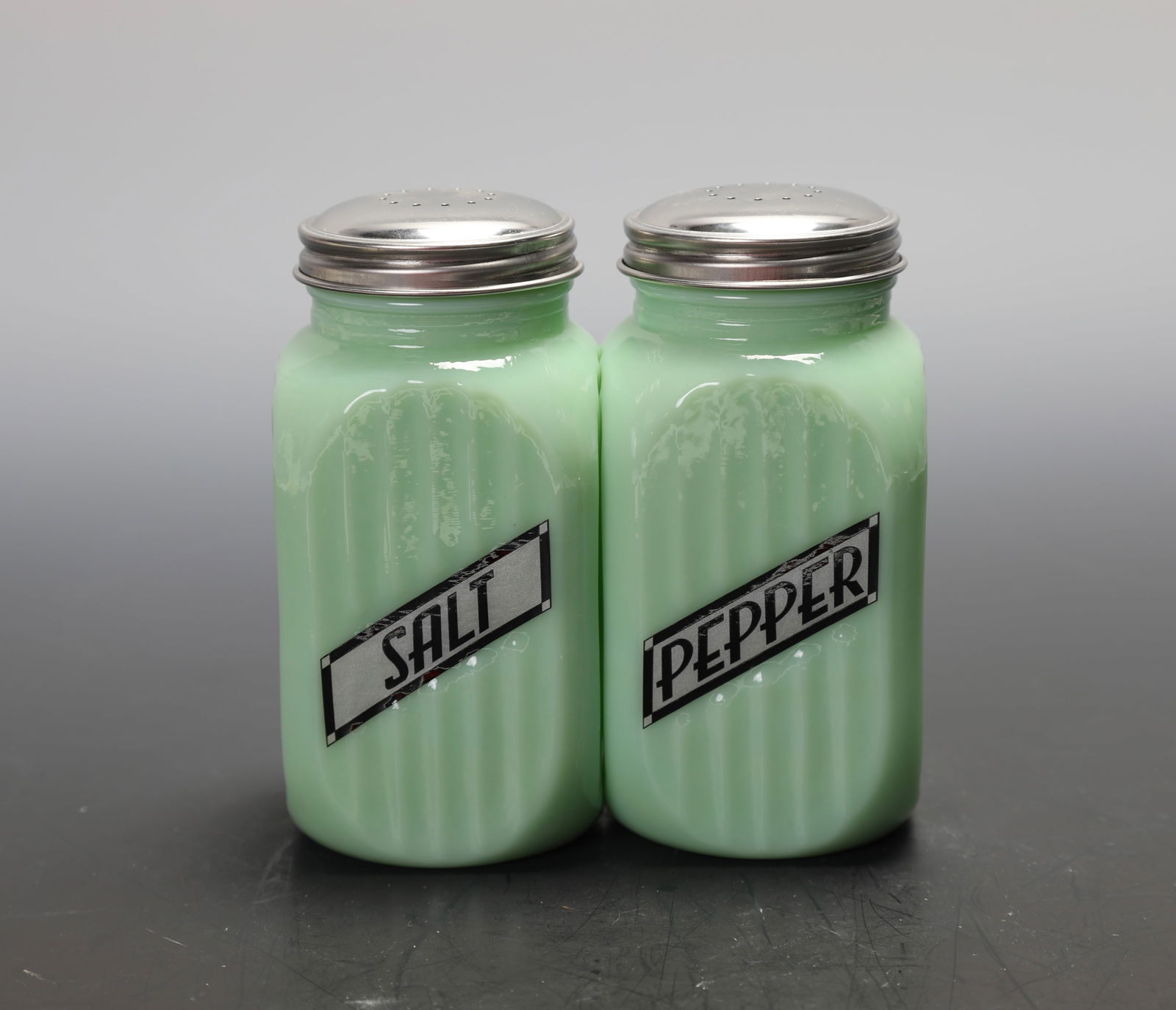 JADEITE GLASS SALT & PEPPER SHAKERS (1 of 6)