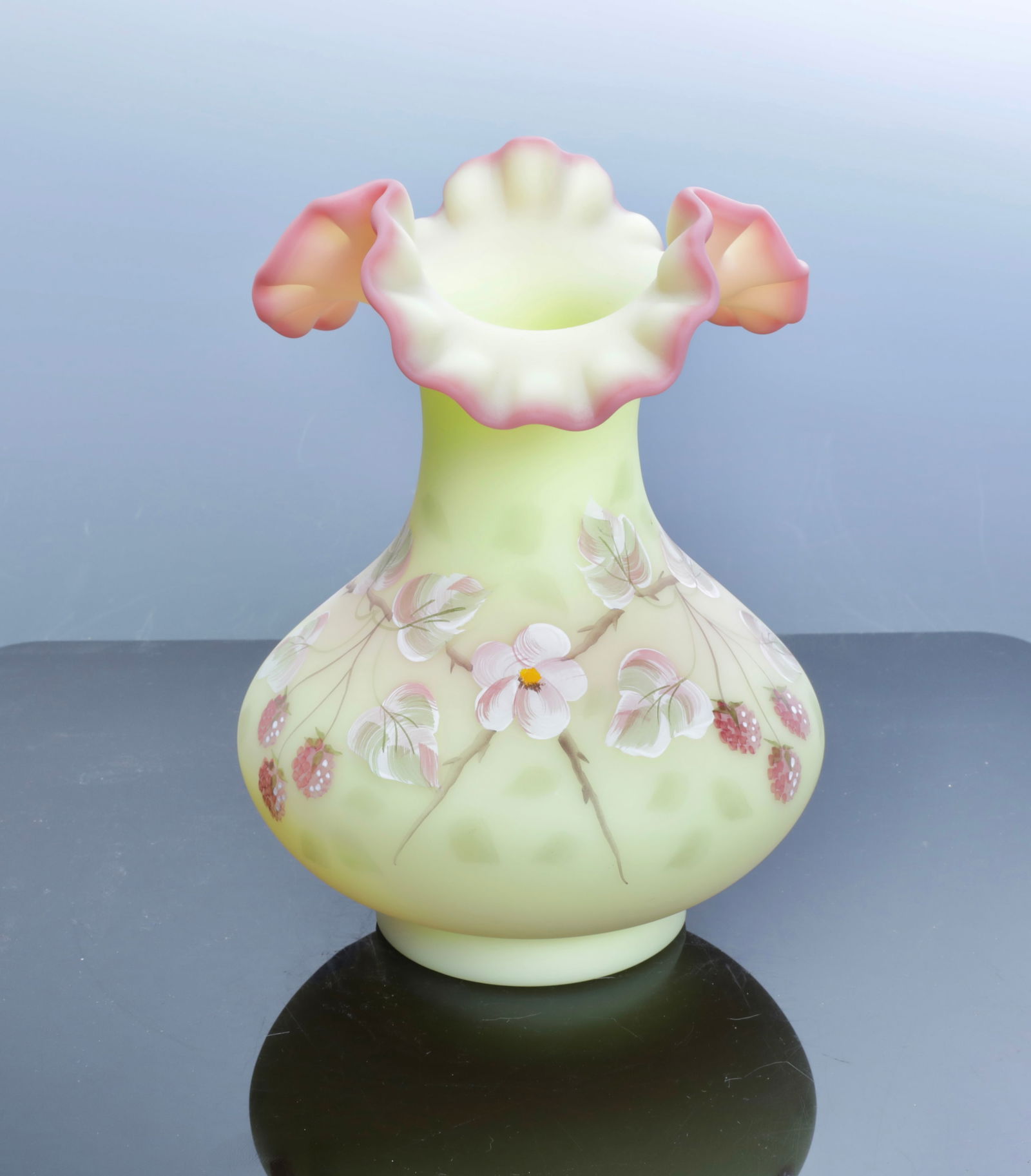 FENTON RASPBERRIES ON BURMESE GLASS VASE HAND-PAINTED URANIUM (1 of 8)