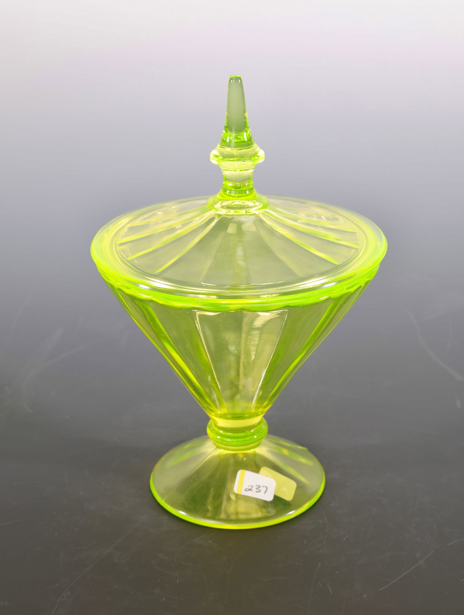 ART DECO FENTON FLORENTINE VASELINE GLASS LIDDED COMPOTE / CANDY DISH DIAMOND URANIUM (1 of 8)