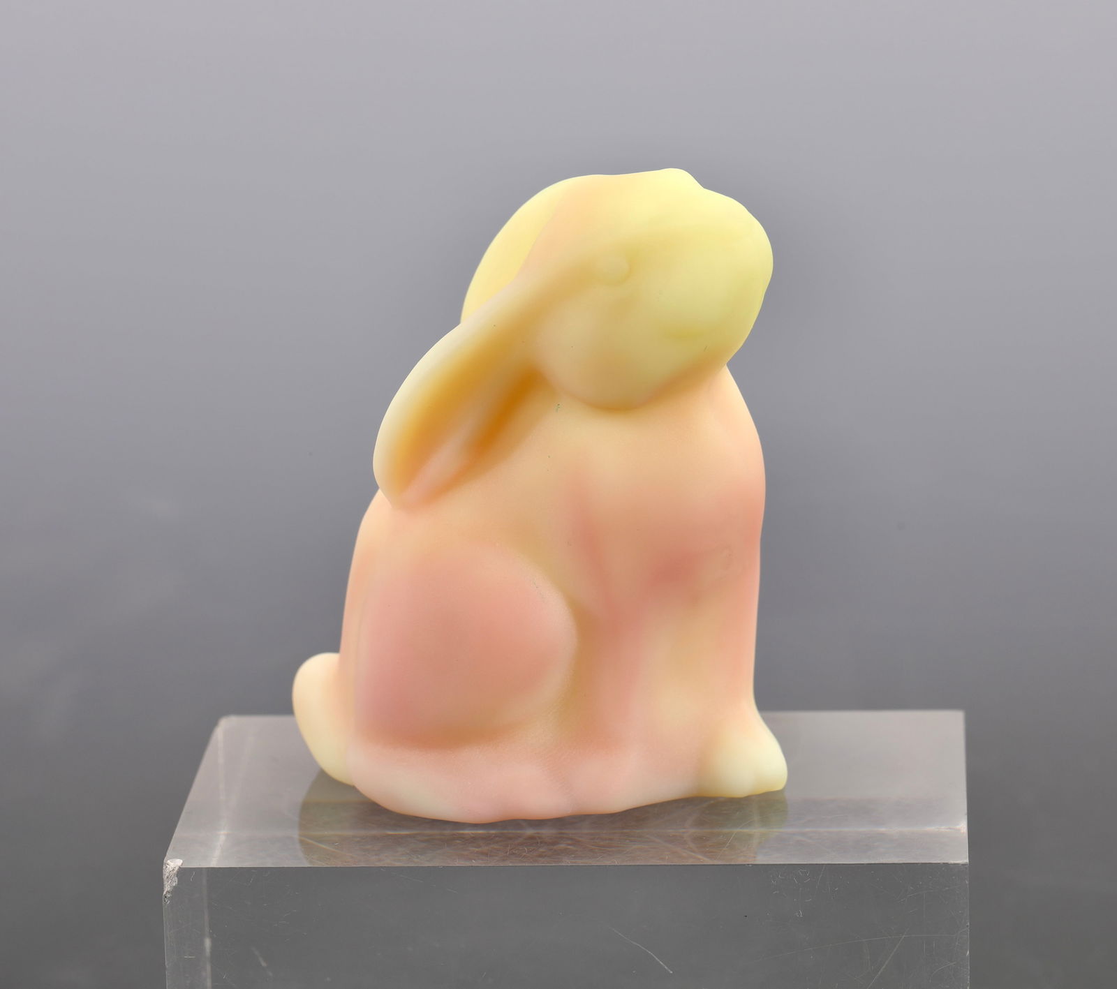 FENTON BURMESE ART GLASS BUNNY RABBIT FIGURINE PAPERWEIGHT URANIUM (1 of 7)