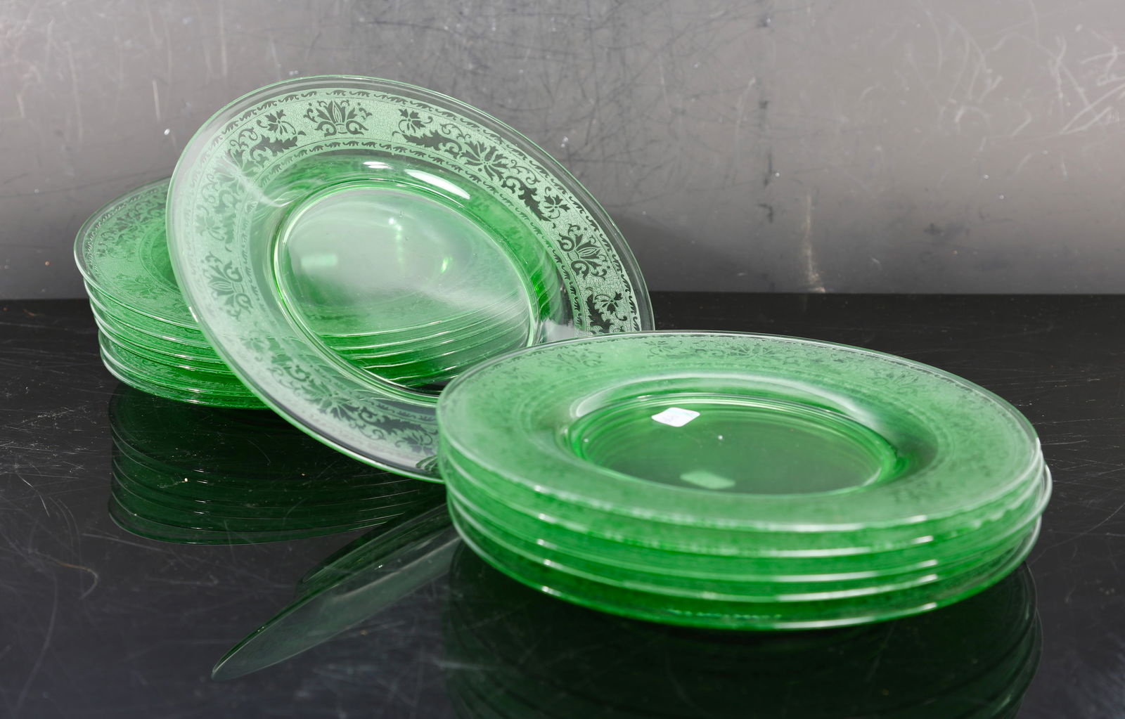 12- 8.5" FOSTORIA ETCHED GREEN DEPRESSION GLASS PLATES (1 of 13)