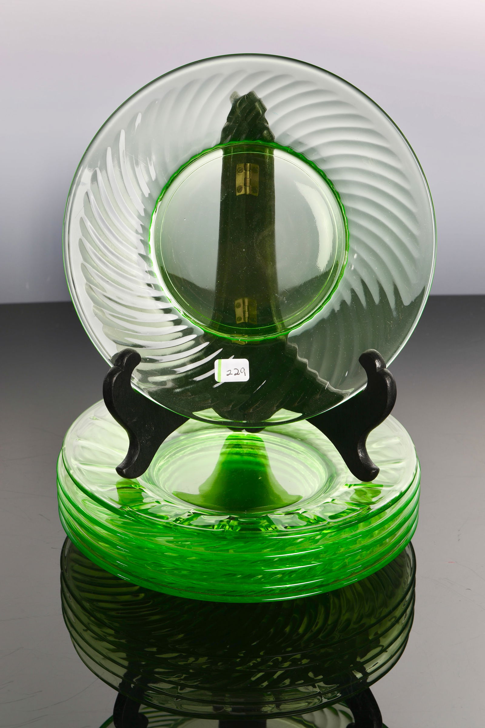6- 8" GREEN DEPRESSION URANIUM GLASS PLATES SWIRLED RIM (1 of 8)