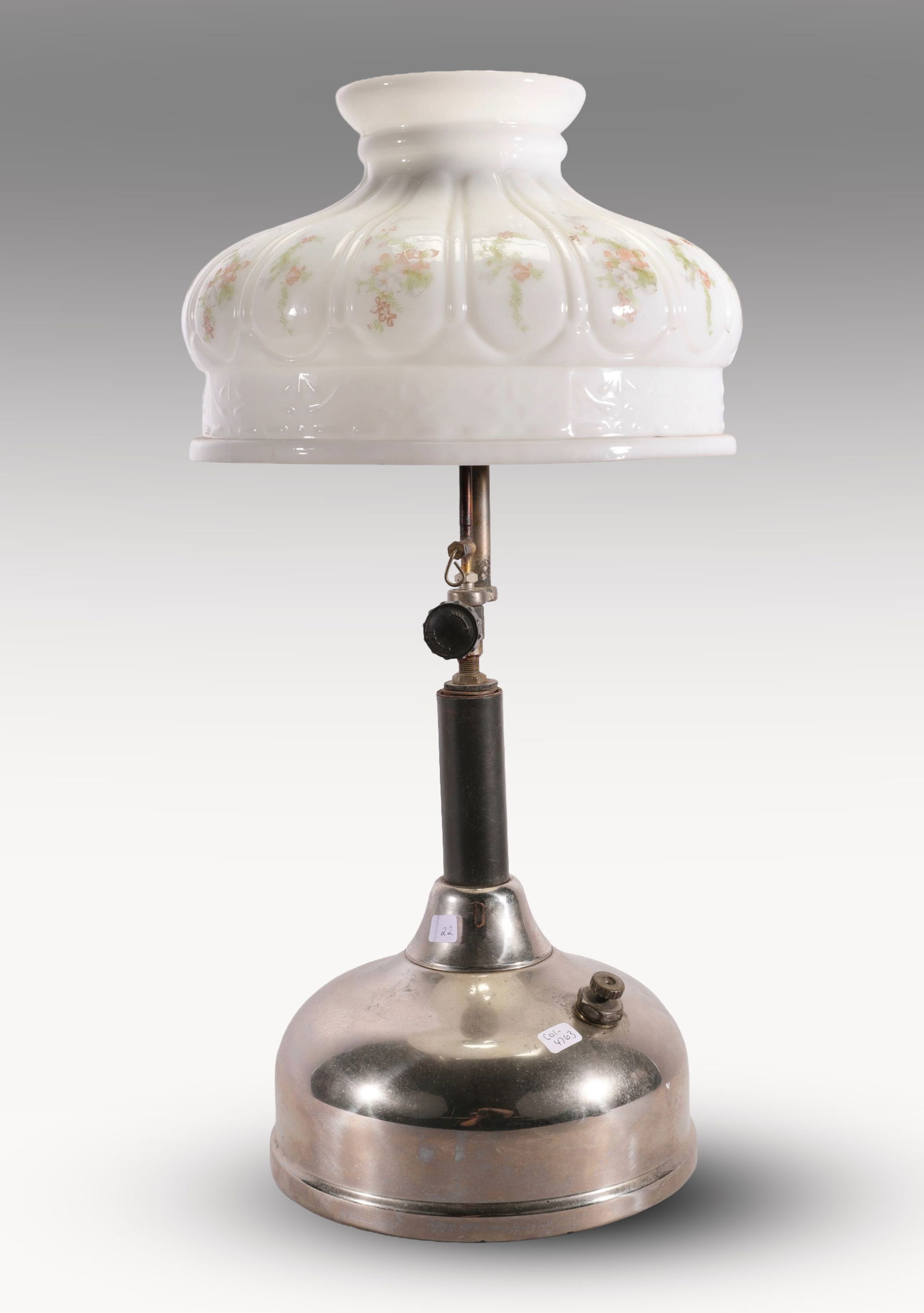 VICTORIAN COLEMAN QUICK LITE LANTERN LAMP MILK GLASS SHADE (1 of 10)