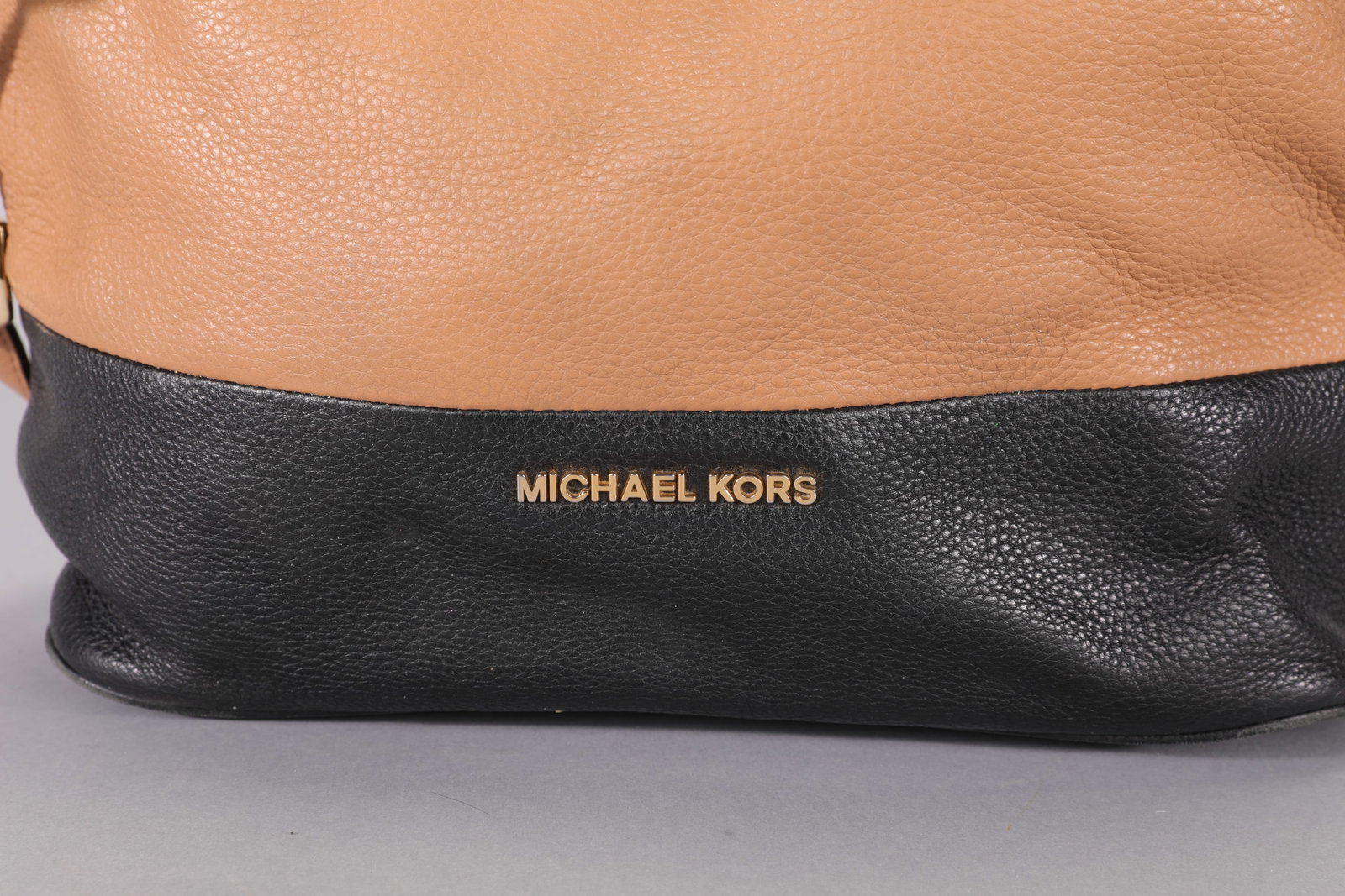 MICHAEL KORS JULES LARGE COLORBLOCK DRAWSTRING HANDBAG - 2