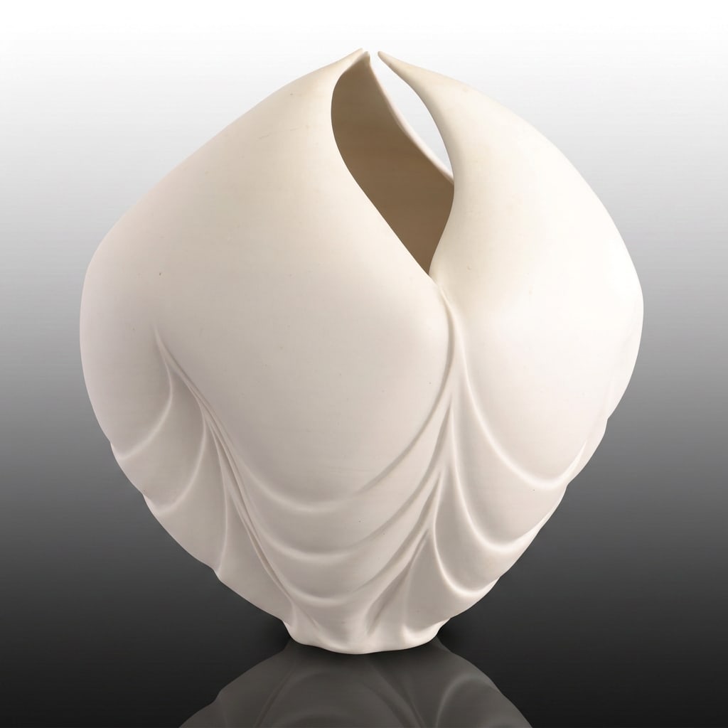JENNIFER McCURDY WHITE PORCELAIN STRUCTURAL ART POTTERY VESSEL: Masterpiece Jennifer McCurdy Carved White Porcelain Structural Art Vessel Up for auction is a breathtaking, original porcelain sculpture by the world-renowned master ceramicist Jennifer McCurdy.