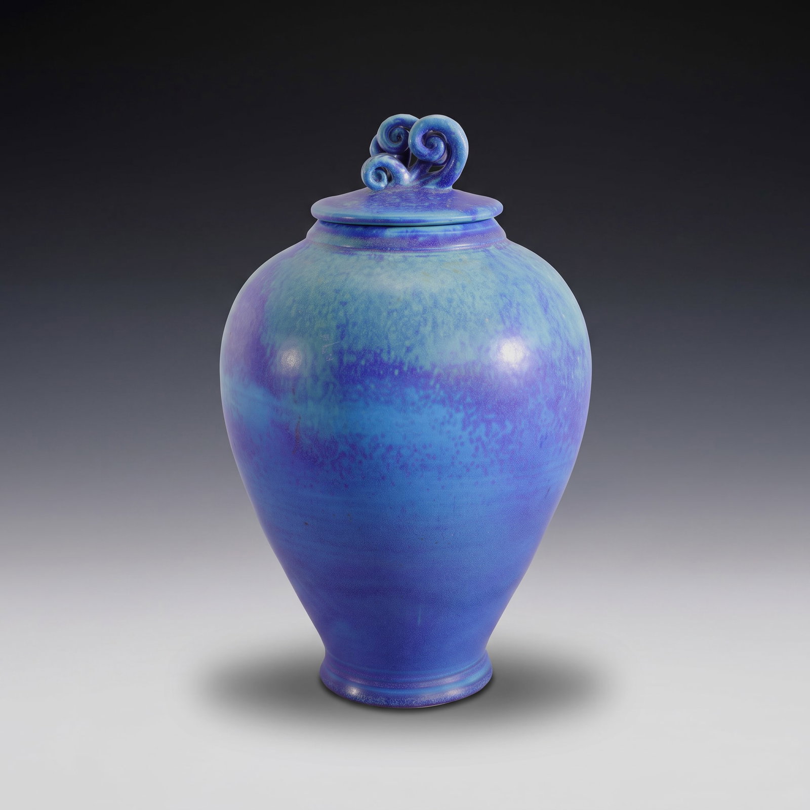 NATALIE BLAKE MODERNIST LIDDED STUDIO ART POTTERY VESSEL: Natalie Blake Modern Lidded Blue Gradient Studio Pottery Ginger Jar Vessel This mesmerizing lidded studio pottery vessel is a wheel-thrown and beautifully stylized stoneware creation by the acclaimed 