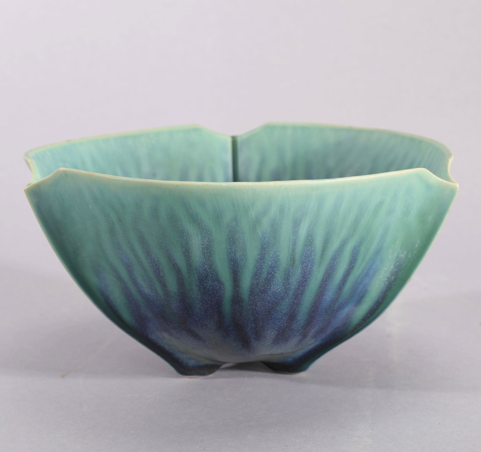 SIGNED TRI-CORNER FLAMBE GLAZE STUDIO ART POTTERY BOWL (1 of 5)