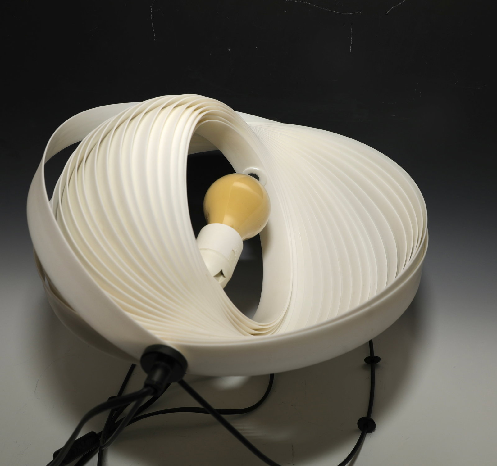 MAURICIO KLABIN 1982 "ECLIPSE" POST-MODERN TABLE LAMP - 7