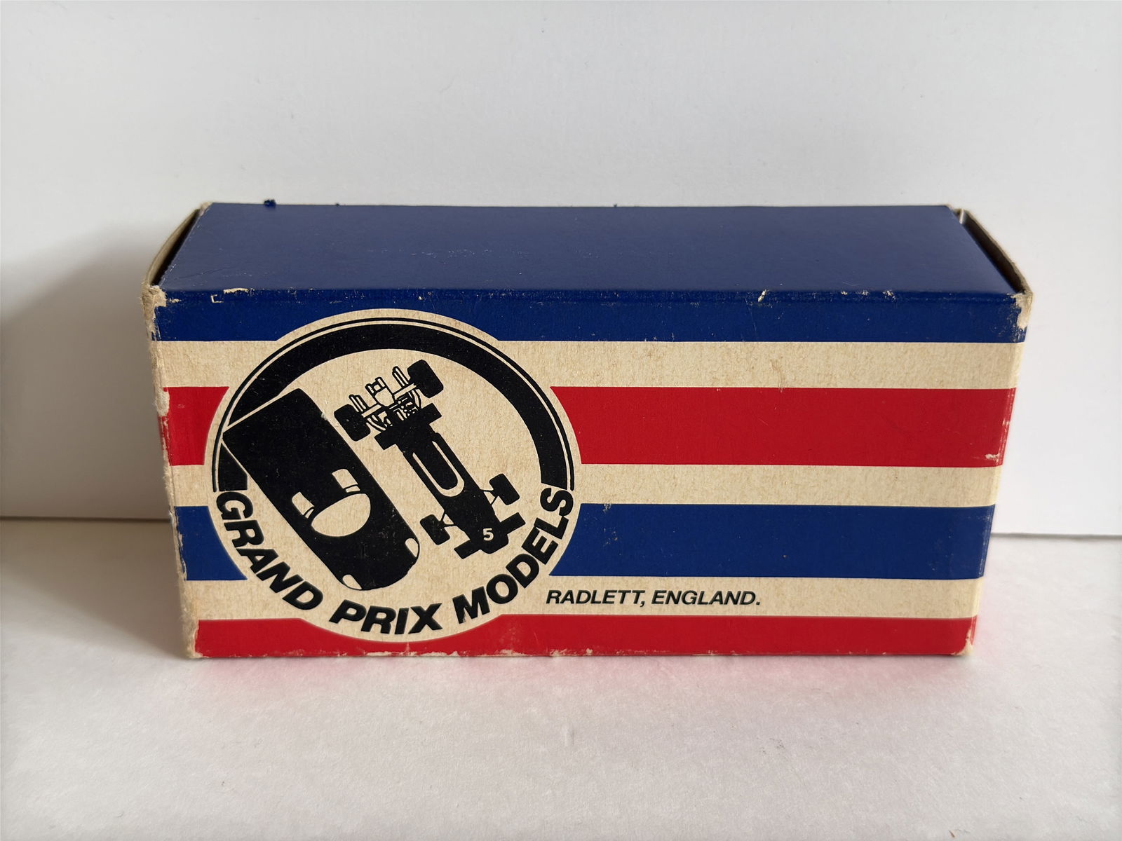 1953 Radlett England Classic Car Series Unassembeled Model #39 Ferrari 375 MM: From an upstate, NY estate collection. Original, unassembled in box Radlett, England Grand Prix Models. From the Classic Car Series, numbered 39. Model Ferrari 375 MM, Pininfarina Le Mans 1953. Box me