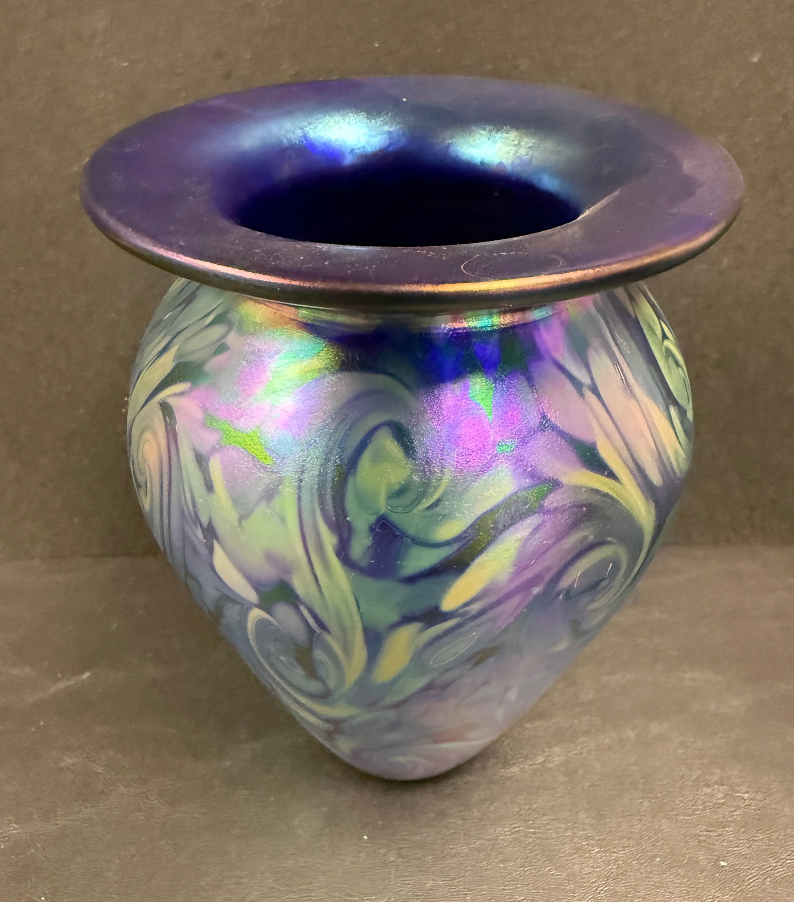 Robert Eickholt Studio Art Glass Vase Iridescent Signed - 2