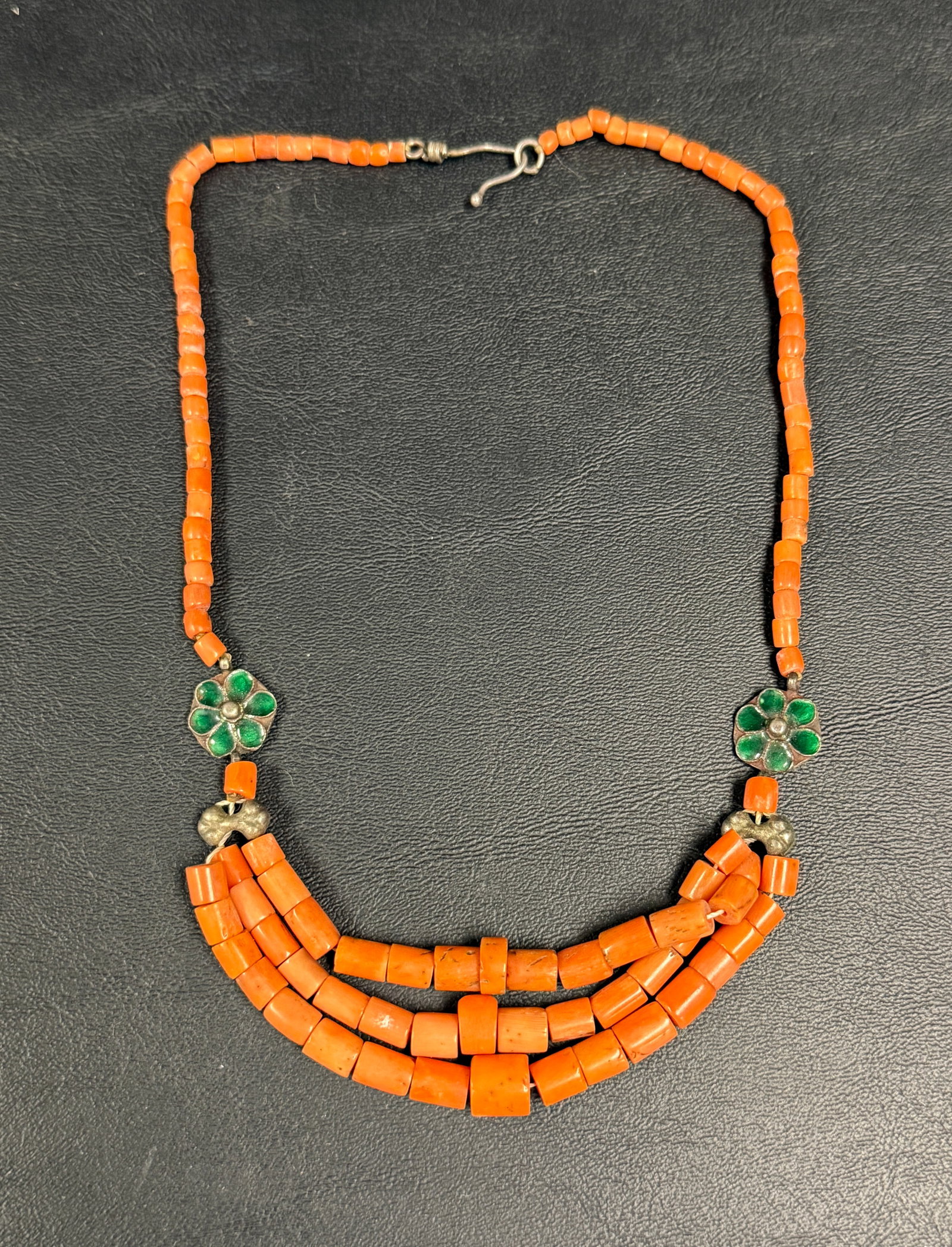 Vintage Pink Coral Necklace Choker Length: From an upstate, NY estate. Vintage pink coral chocker length necklace. Measures approx 16" long. Please see photos for details.