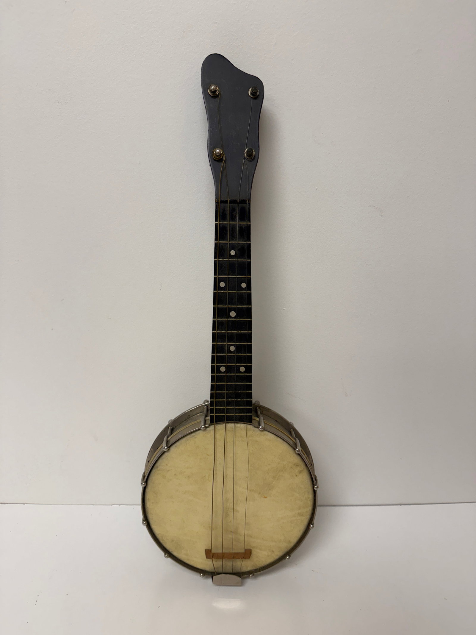 Vintage U-KING Maxitone Metal Pot Metal Banjo Ukelele (1 of 13)