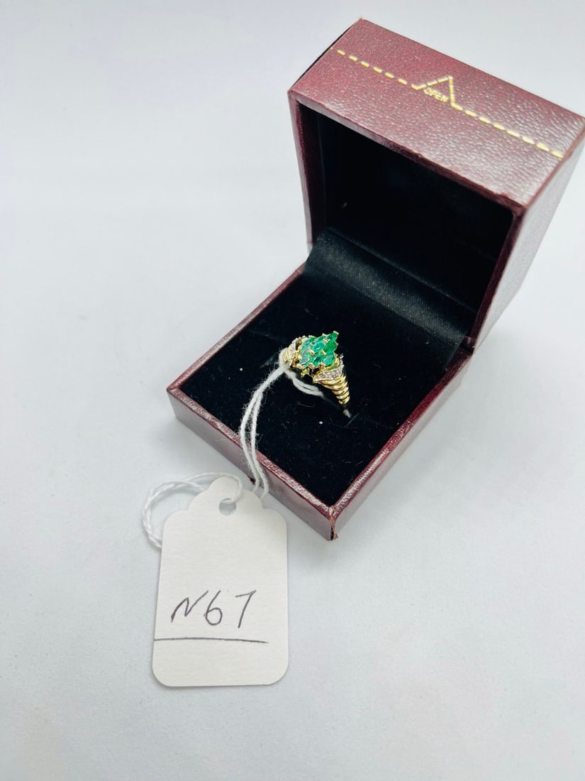 14K YELLOW GOLD: 14K YELLOW GOLD EMERALD & DIAMOND SIZE 7 APPROX 75CTTW