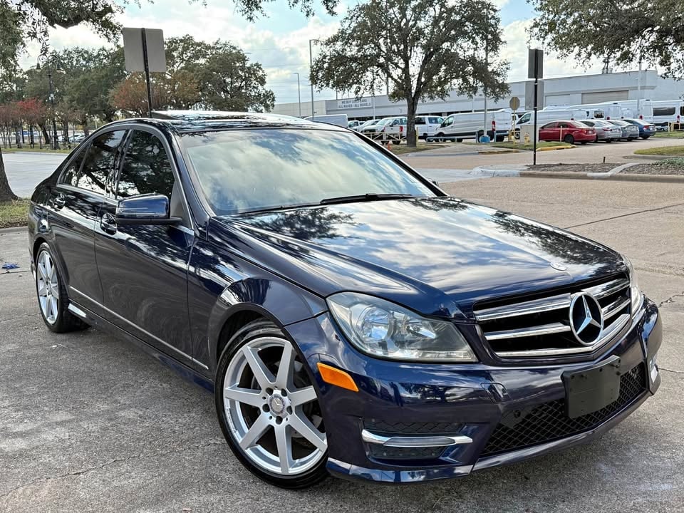 2014 Mercedes-Benz c-class C 250 Luxury Sedan 4D (1 of 13)