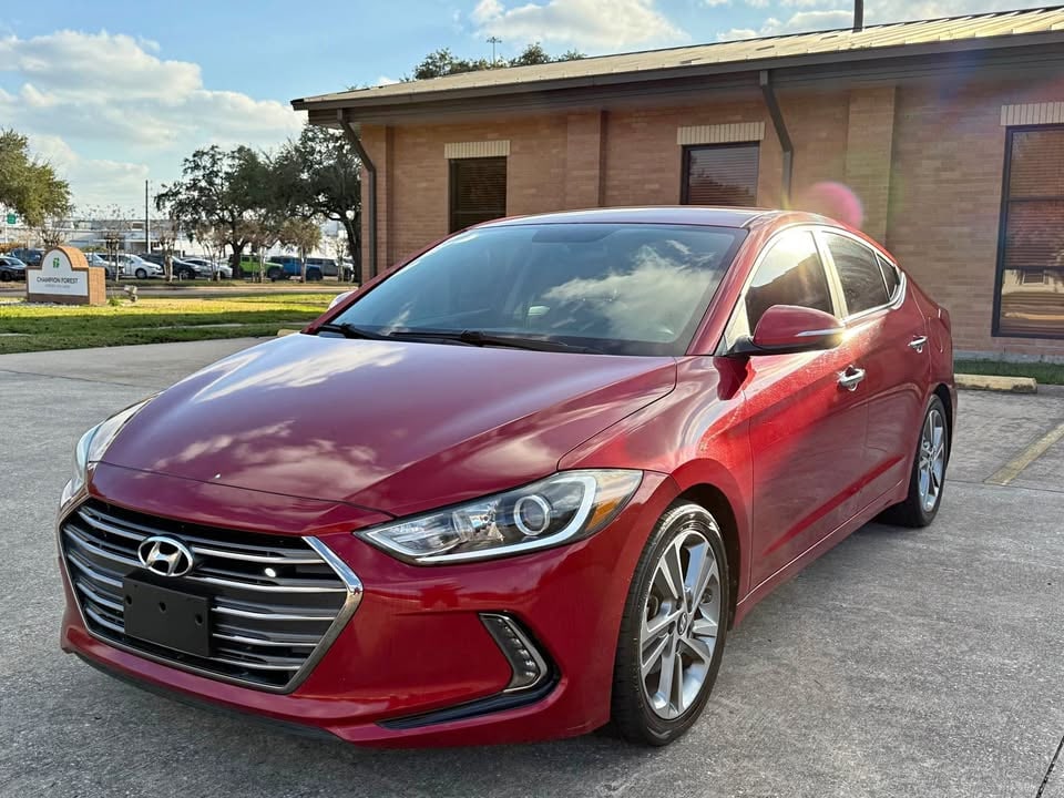 2017 Hyundai elantra Limited Sedan 4D (1 of 12)