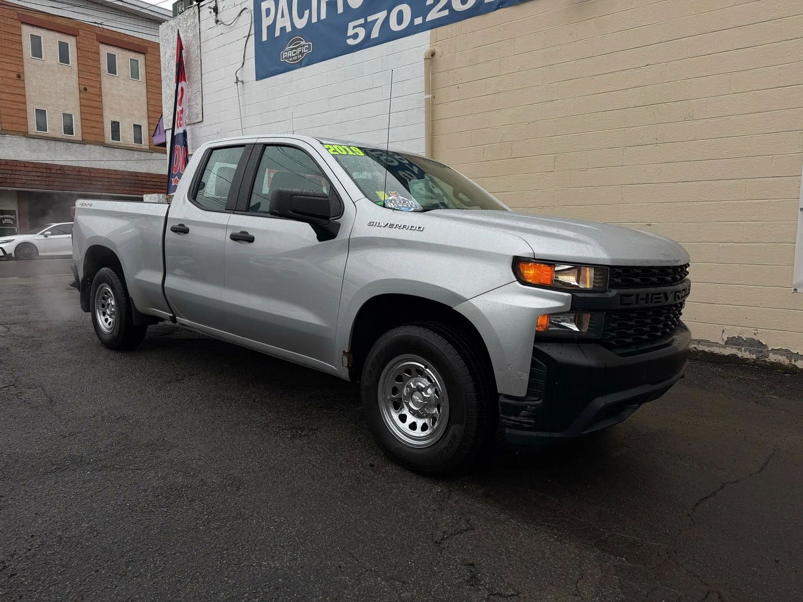 2019 CHEVROLET SILVERADO 1500 DOUBLE CAB: Year 2019 Make CHEVROLET Model SILVERADO 1500 DOUBLE CAB Trim WORK TRUCK PICKUP 4D 6 1/2 FT Drivetrain 4WD Transmission AUTOMATIC Engine V8, ECOTEC3, 5.3 LITER Mileage 132,964 Doors 4 Exterior Color s