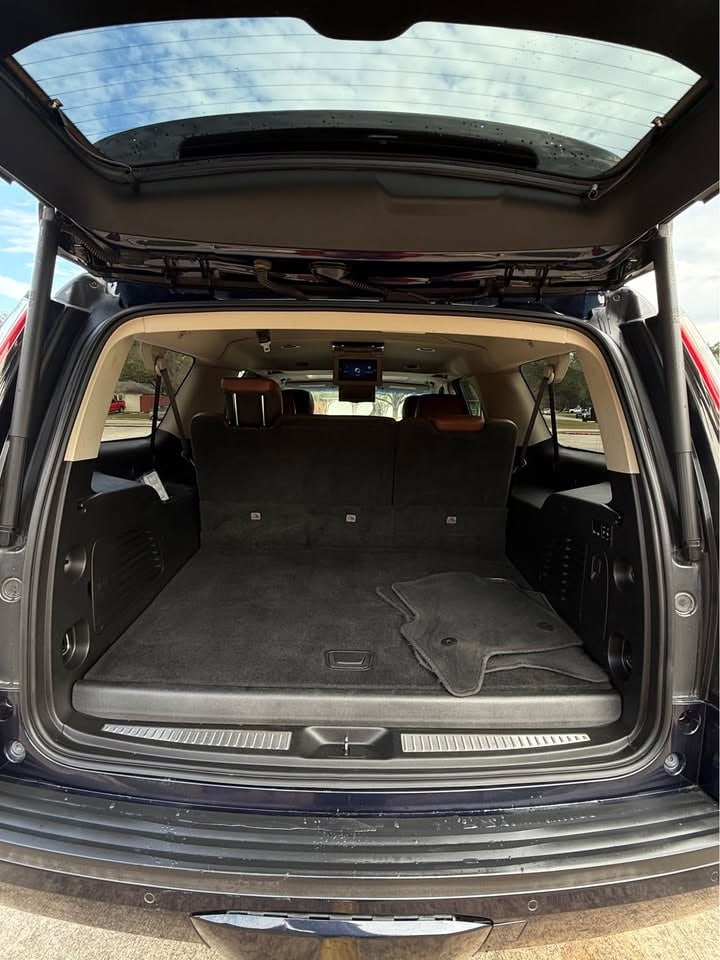 2017 Cadillac Escalade - 13