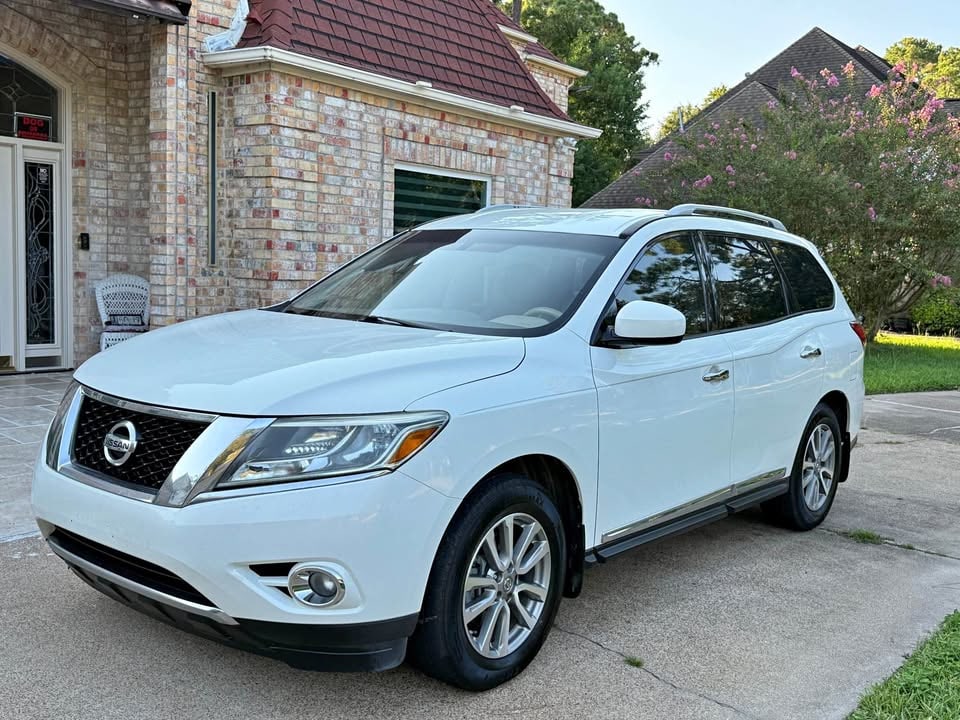 2014 Nissan pathfinder SL Sport Utility 4D: Driven 150,000 miles-Automatic transmission-Exterior color: White · Interior color: Tan-5/5 overall NHTSA safety rating-Fuel type: Gasoline-19.0 MPG city · 25.0 MPG highway · 21.0 MPG c