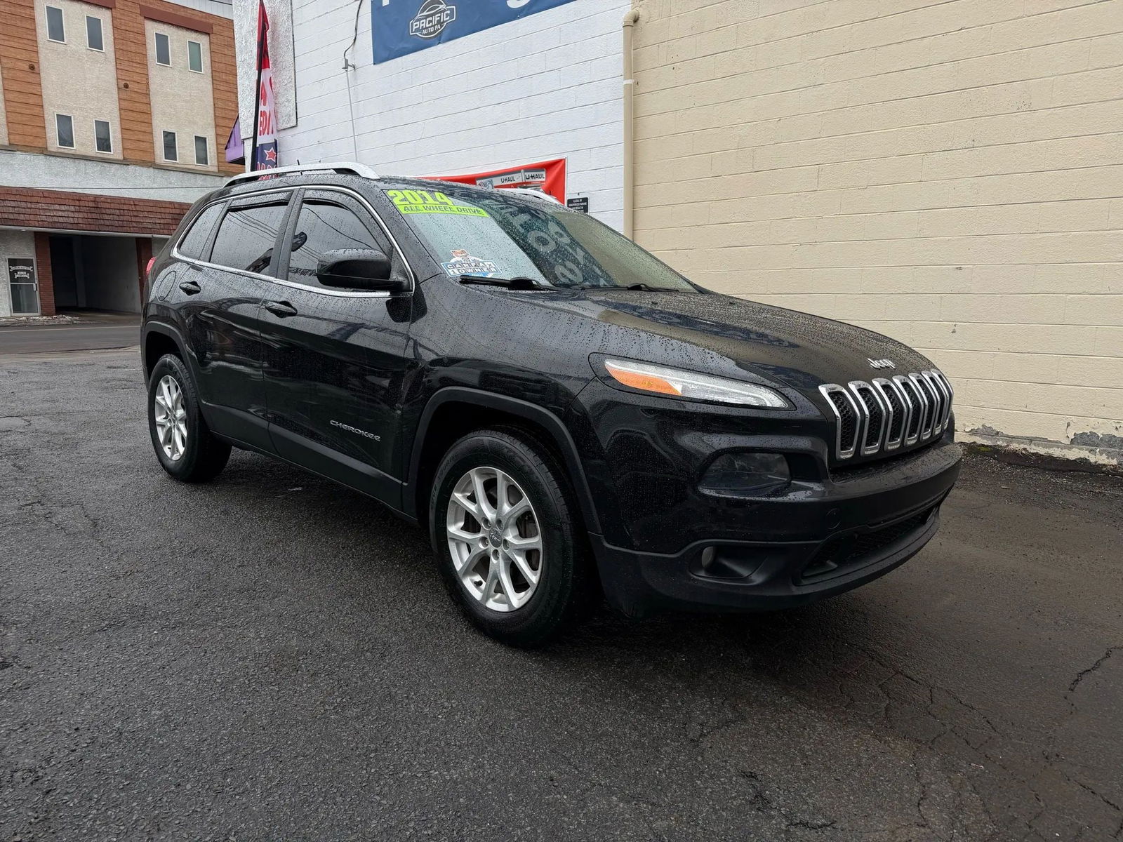 2014 JEEP CHEROKEE 4D: Year 2014 Make JEEP Model CHEROKEE Trim LATITUDE SPORT UTILITY 4D Drivetrain 4WD Transmission AUTOMATIC Engine V6, 3.2 LITER Mileage 160,620 Doors 4 Exterior Color black Interior Color black