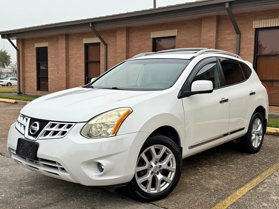 2011 Nissan rogue Platinum Sport Utility 4D (1 of 11)