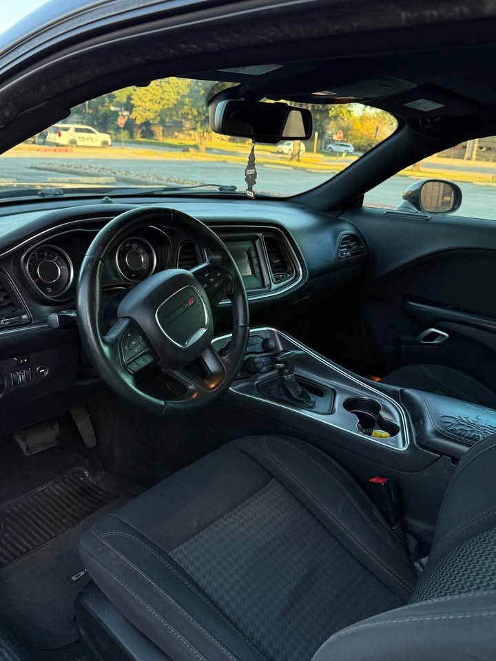2016 Dodge challenger SXT Plus Coupe 2D - 9