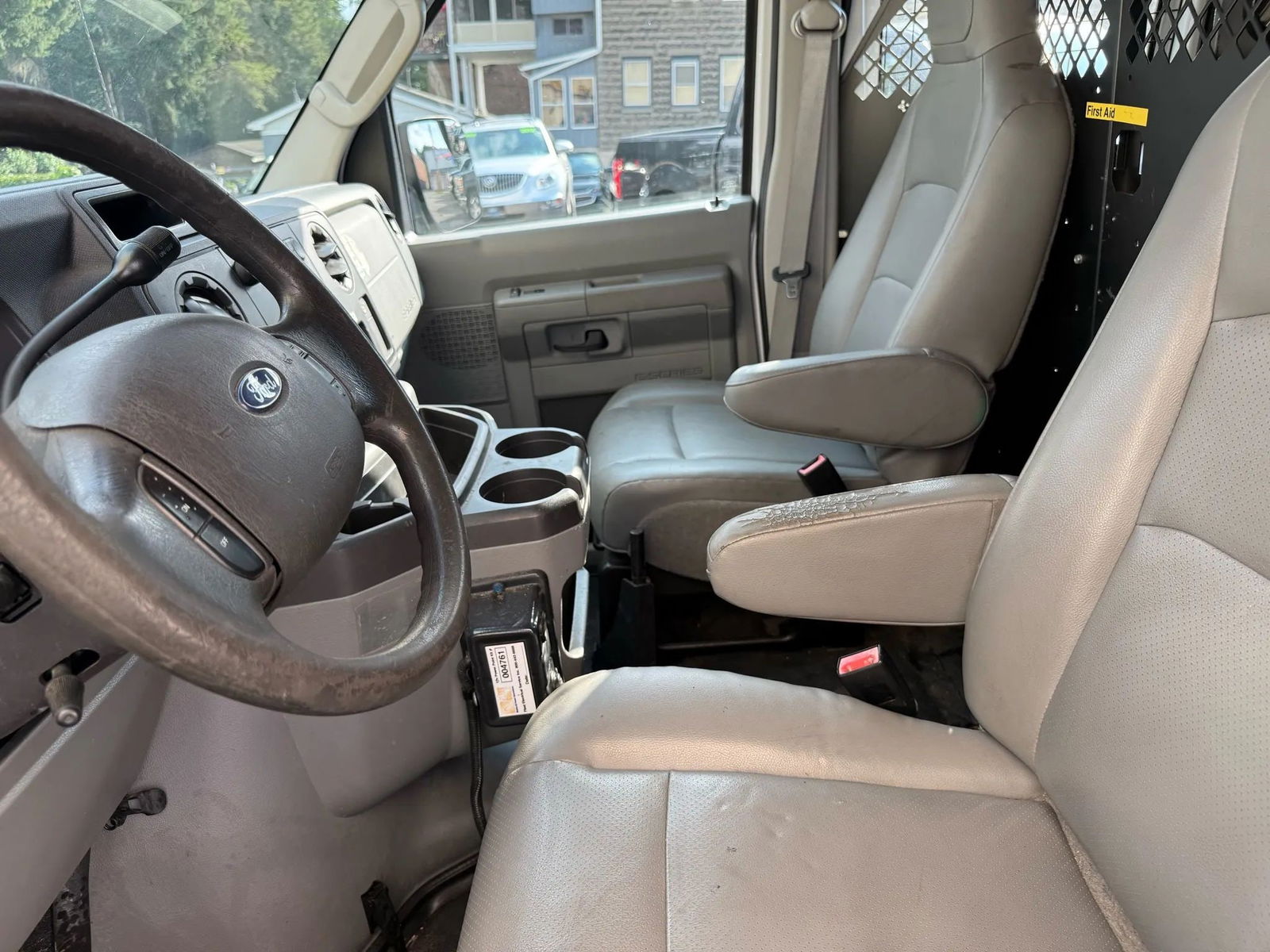2012 FORD E150 CARGO VAN 3D - 7