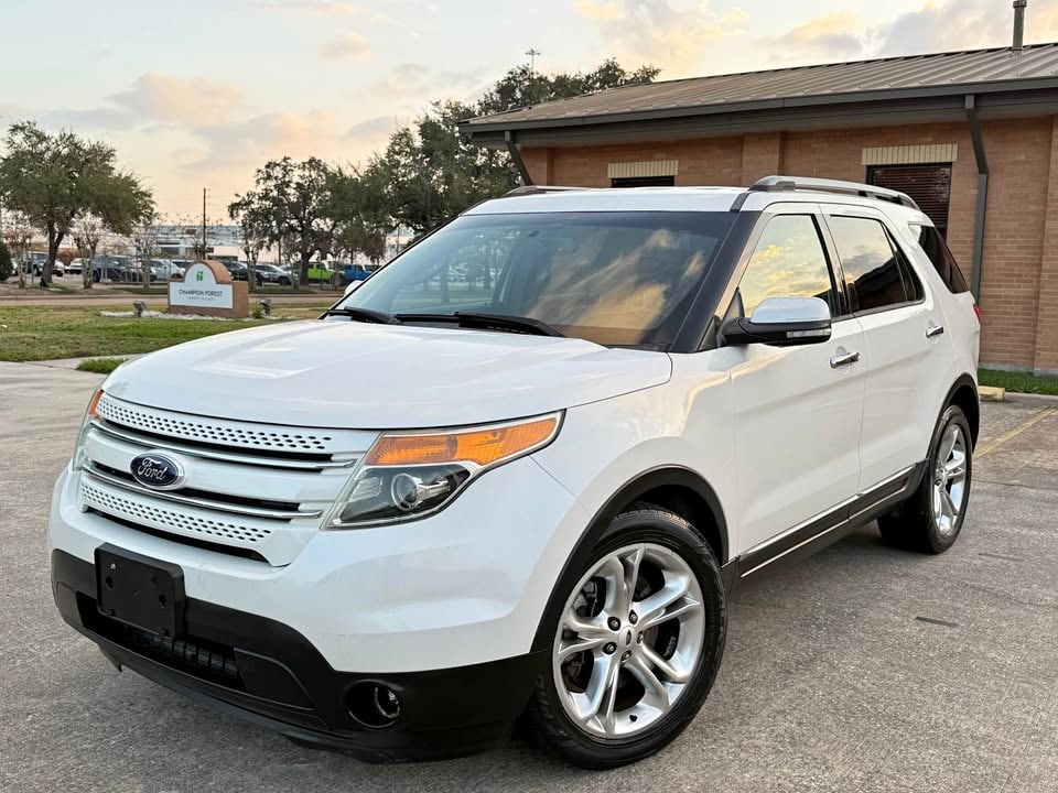 2014 Ford explorer Limited Sport Utility 4D: Driven 150,000 miles-Automatic transmission-Exterior color: White · Interior color: Silver5/5 overall NHTSA safety rating-Fuel type: Gasoline16.0 MPG city · 22.0 MPG highway · 18.0 MPG
