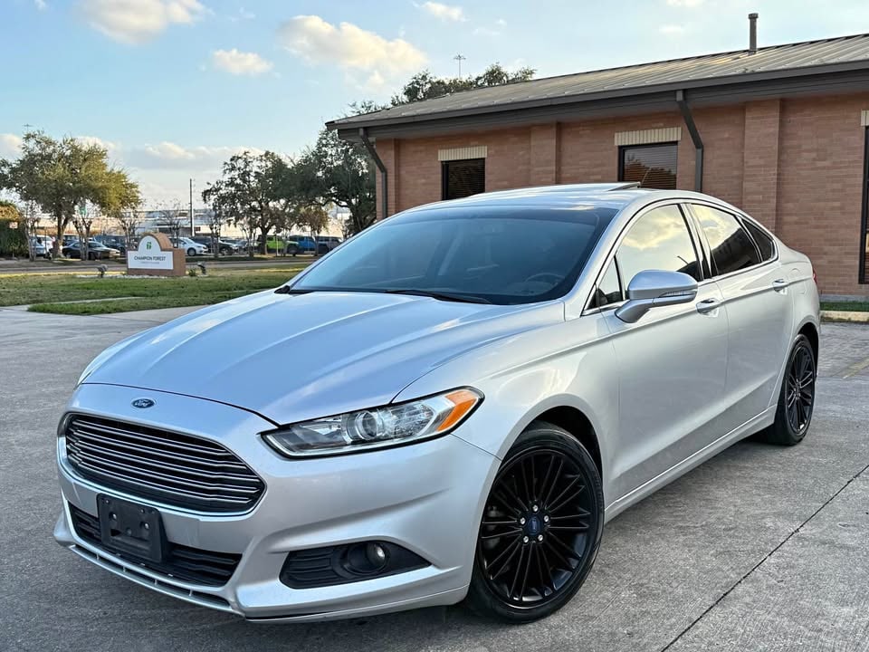 2017 Ford fusion Platinum Sedan 4D: Driven 130,000 miles-Automatic transmission-Exterior color: Silver · Interior color: Black5/5 overall NHTSA safety rating-Fuel type: Gasoline-21.0 MPG city · 31.0 MPG highway · 25.0
