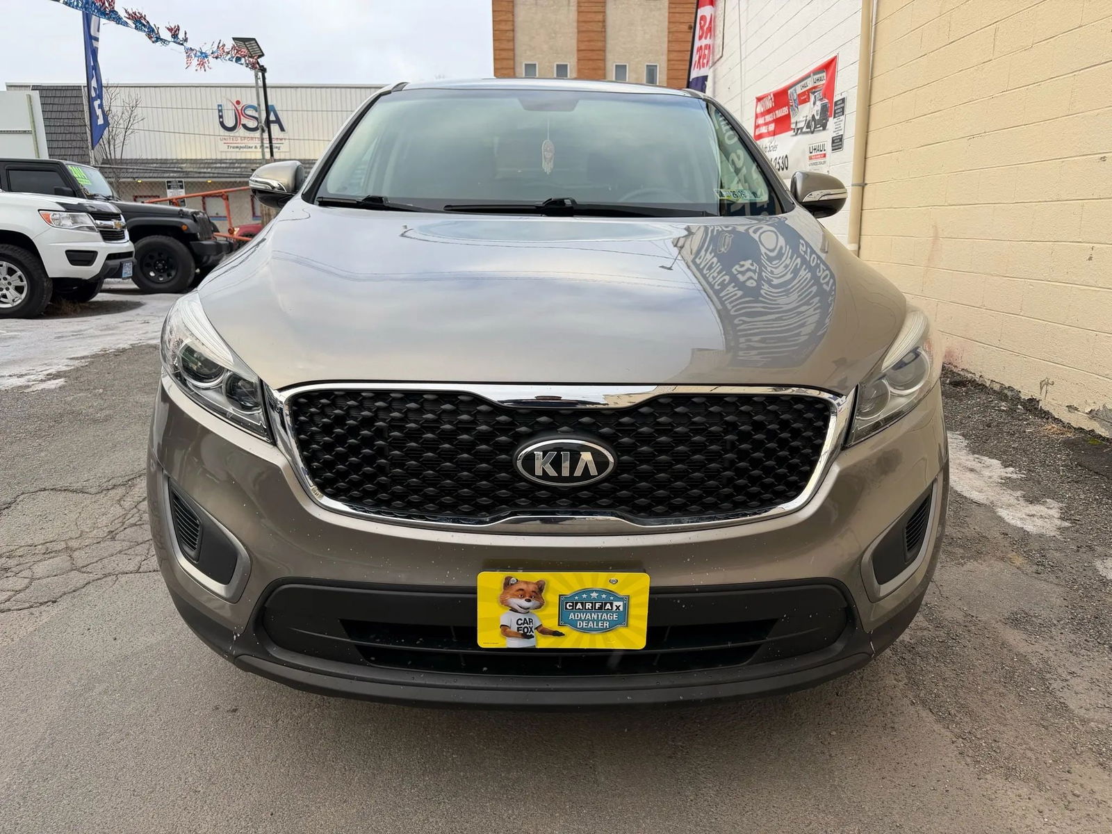 2016 KIA SORENTO L SPORT UTILITY 4D: Year 2016 Make KIA Model SORENTO Trim L SPORT UTILITY 4D Drivetrain FWD Transmission AUTOMATIC Engine 4-CYL, GDI, 2.4 LITER Mileage 76,216 Doors 4 Exterior Color gray Interior Color black