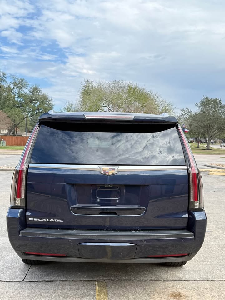 2017 Cadillac Escalade - 4