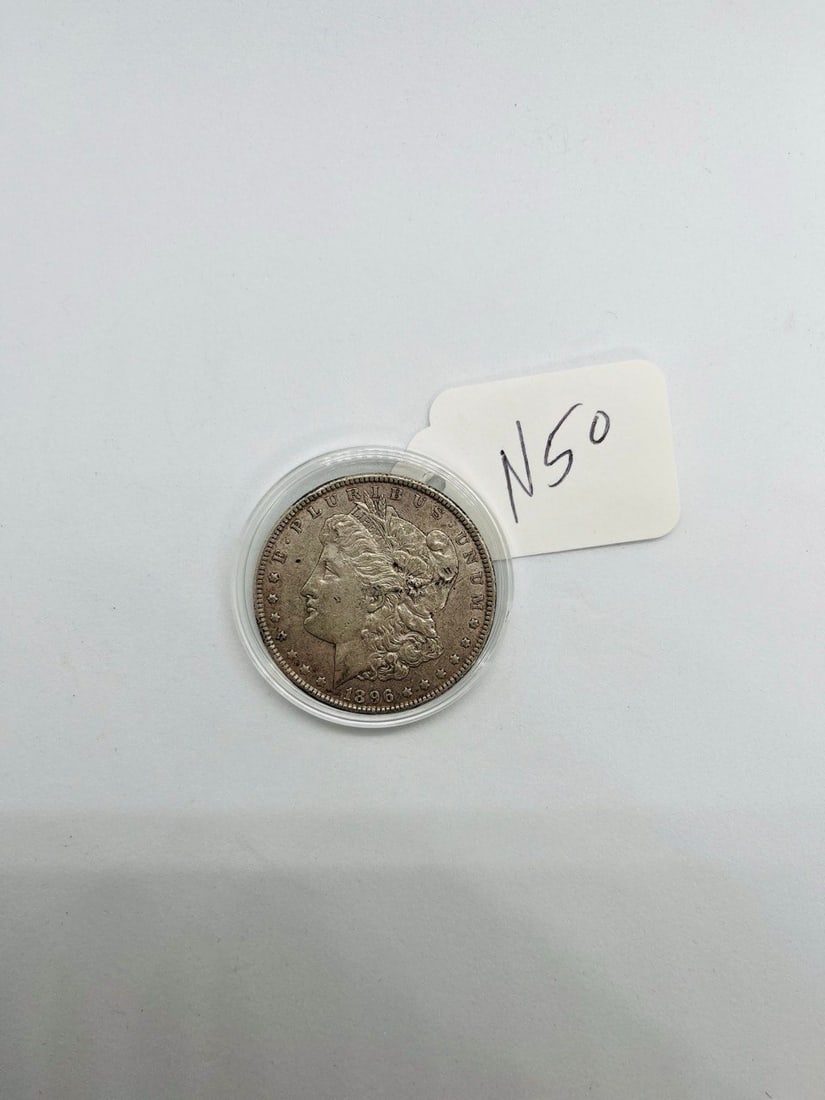 SILVER ONE DOLLER United States of America Liberty coin (1 of 2)